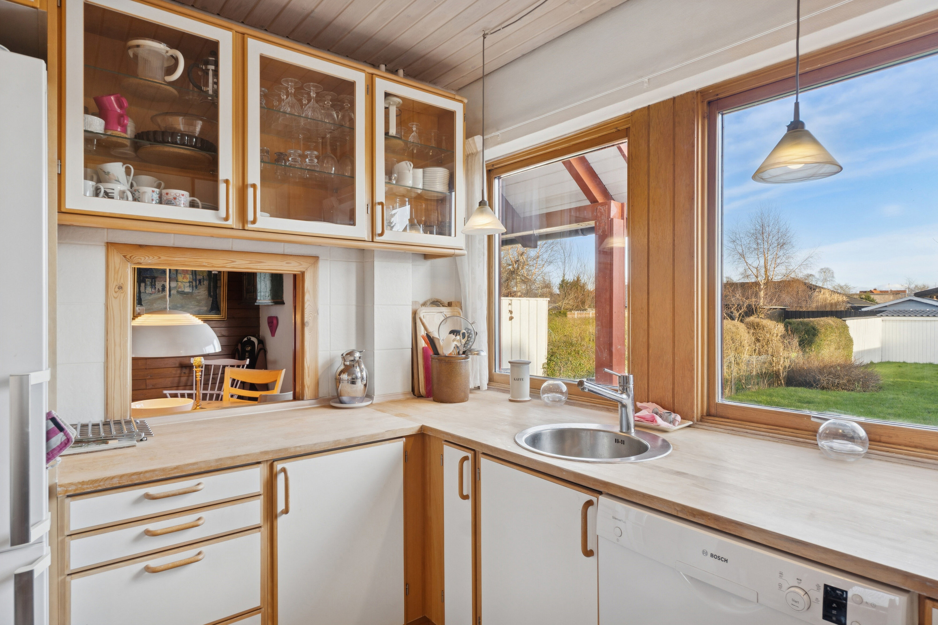 Fremhævet køkken billede i fuldskærmstilstand. Billede af Hvidsværmervej 11B, 2610 Rødovre