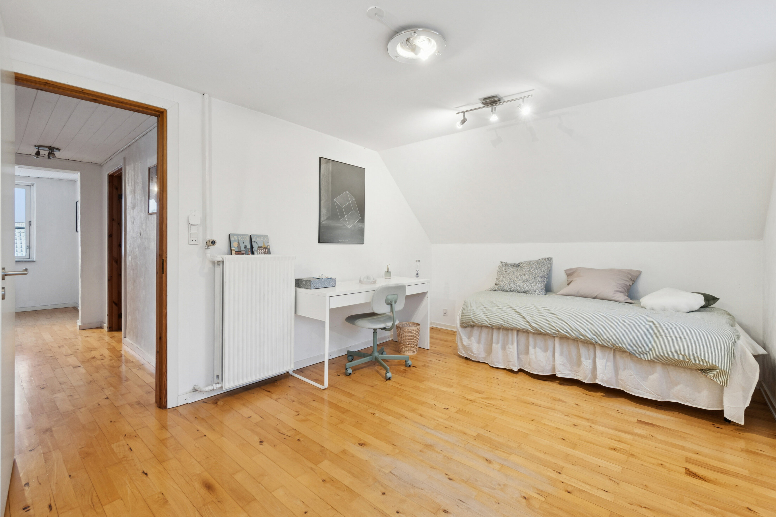 Fremhævet soveværelse billede i fuldskærmstilstand. Billede af Grøndalsvej 9, 8600 Silkeborg