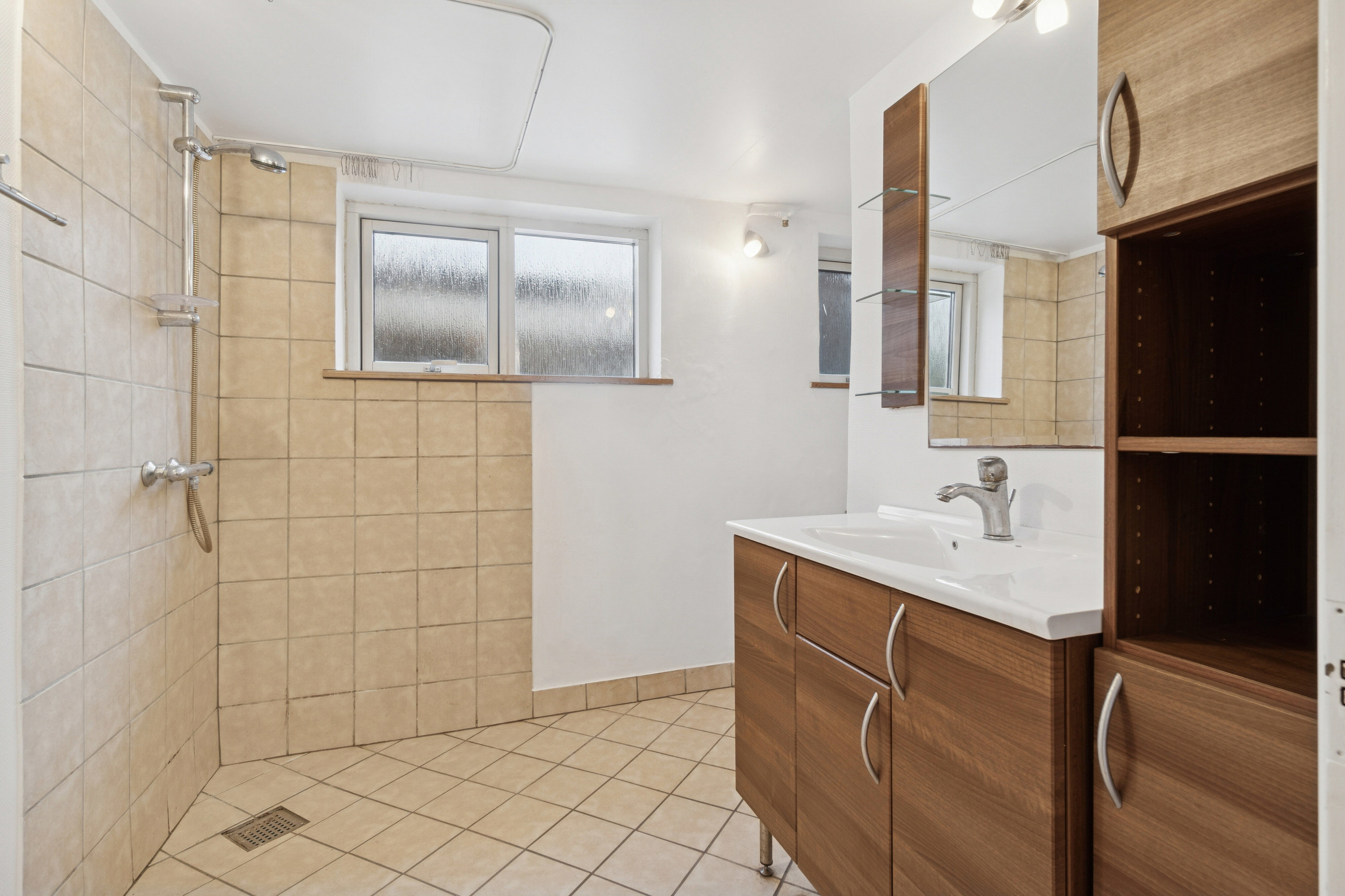 Fremhævet badeværelse billede i fuldskærmstilstand. Billede af Grøndalsvej 9, 8600 Silkeborg