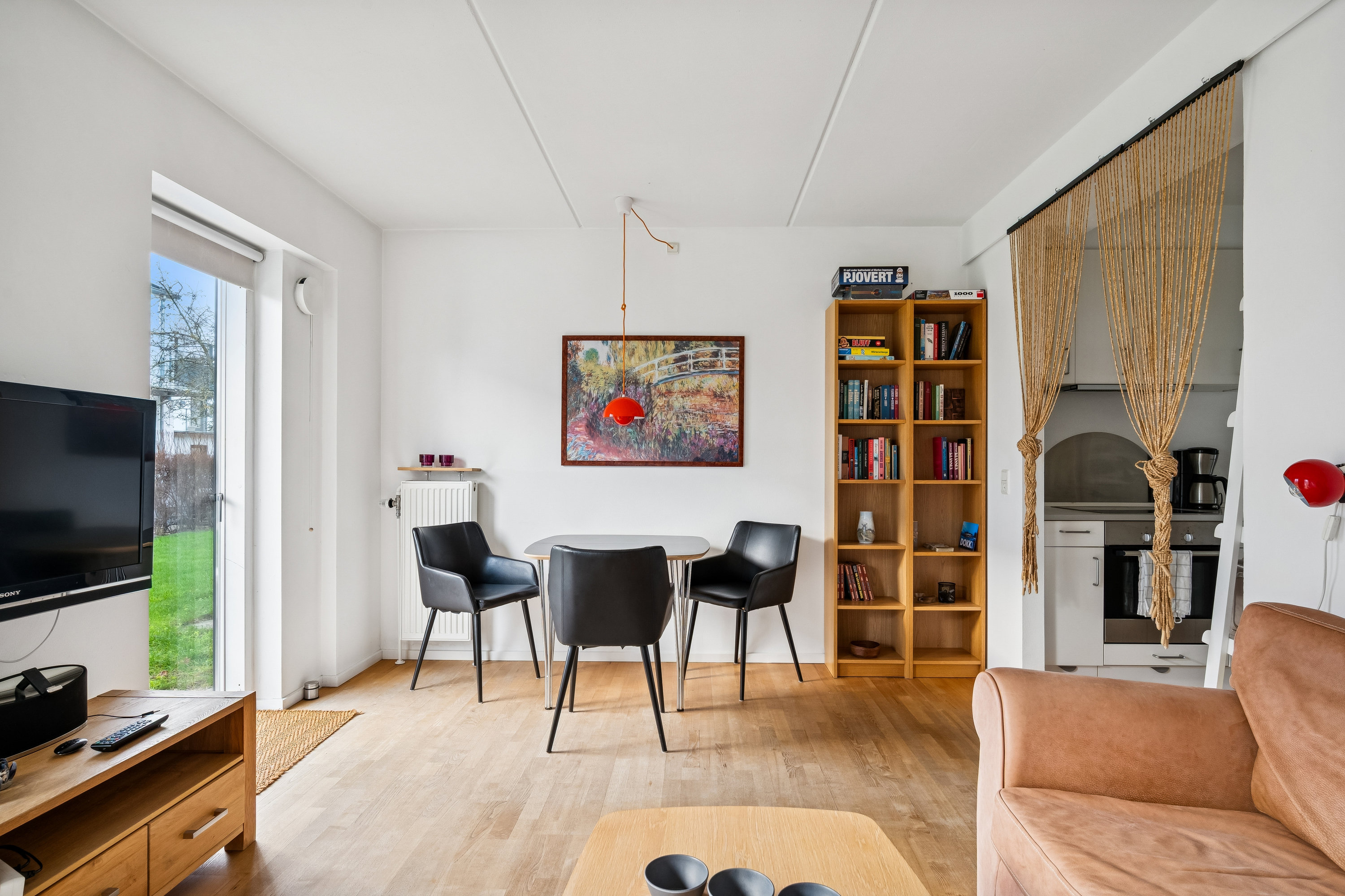 Fremhævet stue billede i fuldskærmstilstand. Billede af Nordlandsvej 62C, st.. 4., 8240 Risskov