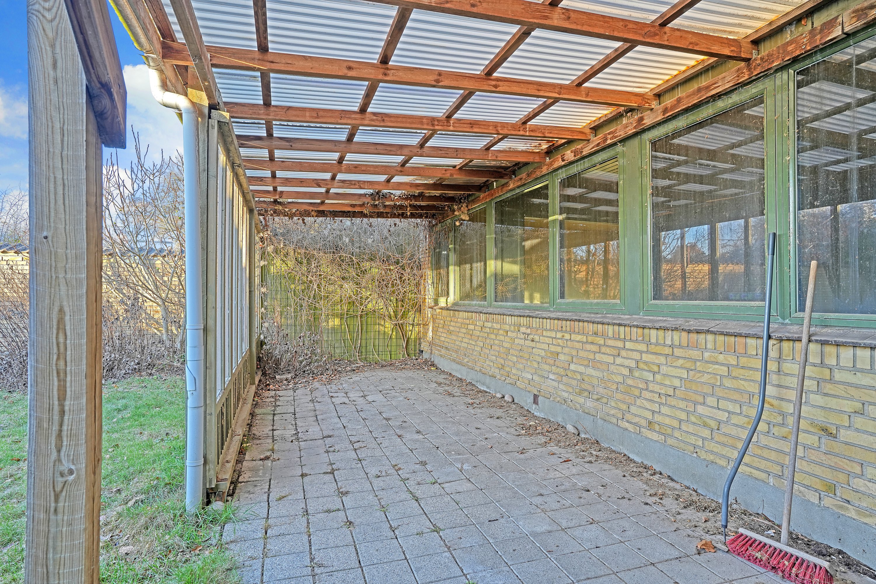 Fremhævet terrasse billede i fuldskærmstilstand. Billede af Højbovænge 10, 3500 Værløse