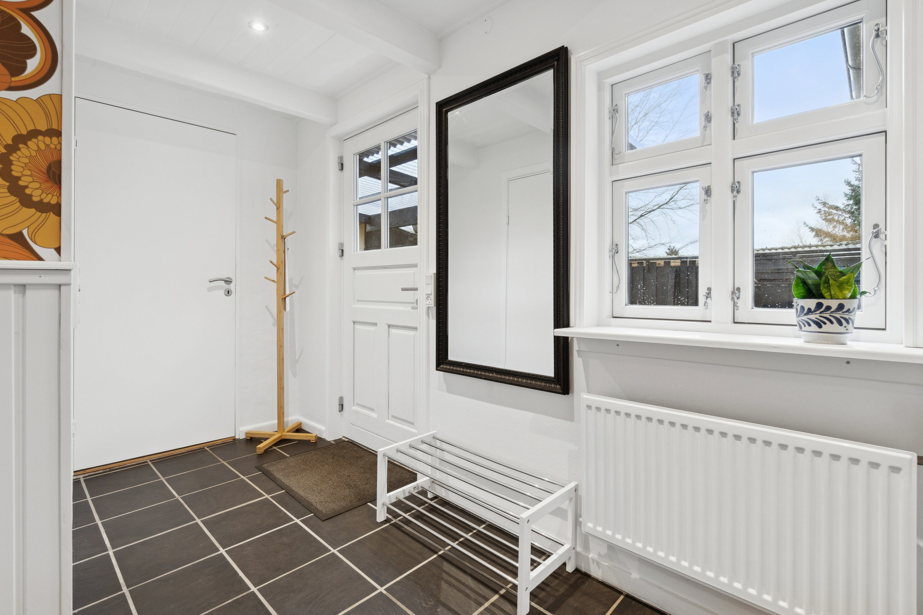 Miniaturebillede 2: hall. Billede af Bolsterbjergvej 18, Aarsballe, 3700 Rønne