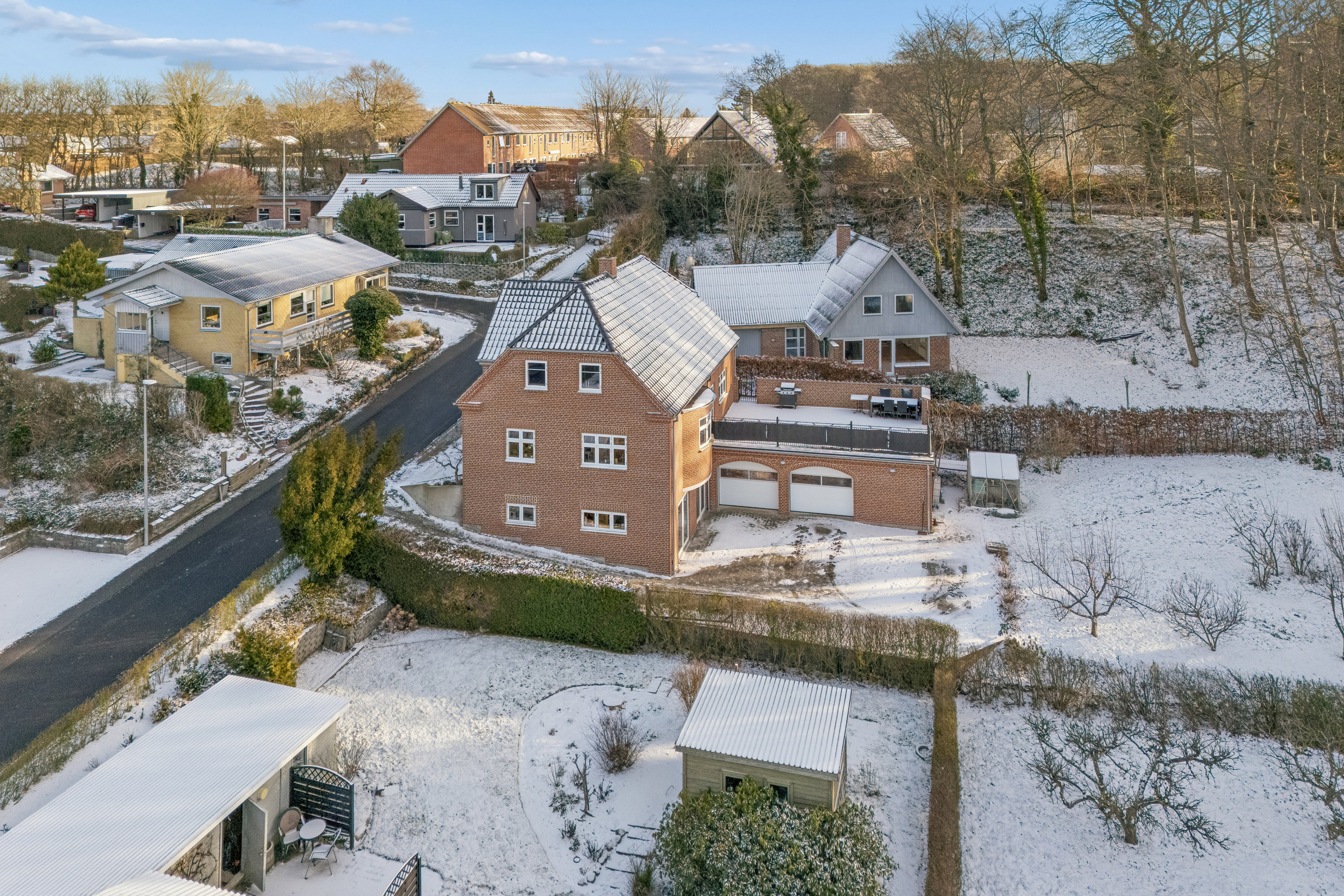 Fremhævet luftfoto billede i fuldskærmstilstand. Billede af Resedavej 10, 8370 Hadsten