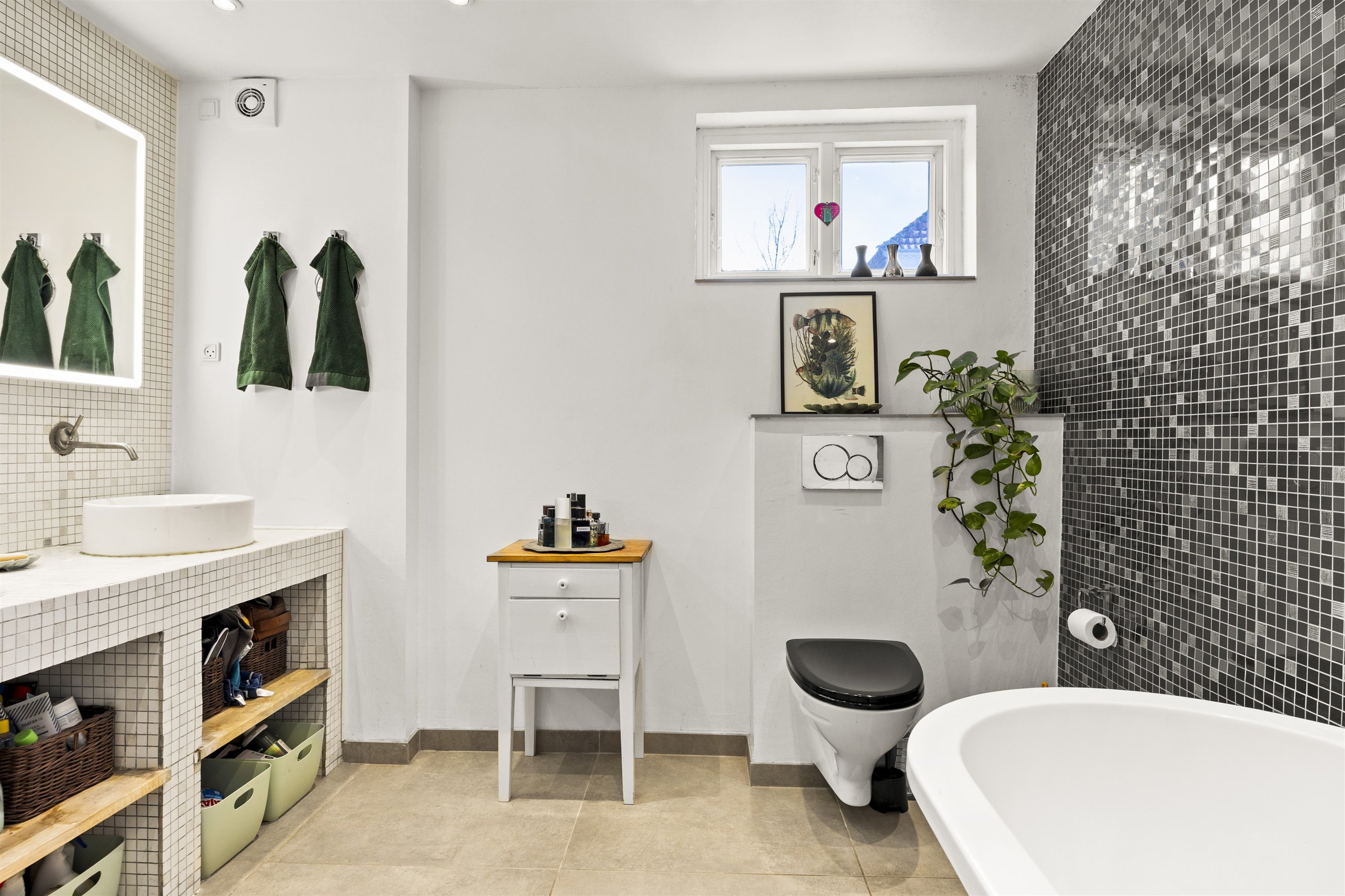 Fremhævet andet billede i fuldskærmstilstand. Billede af Snerlevej 6, 2820 Gentofte