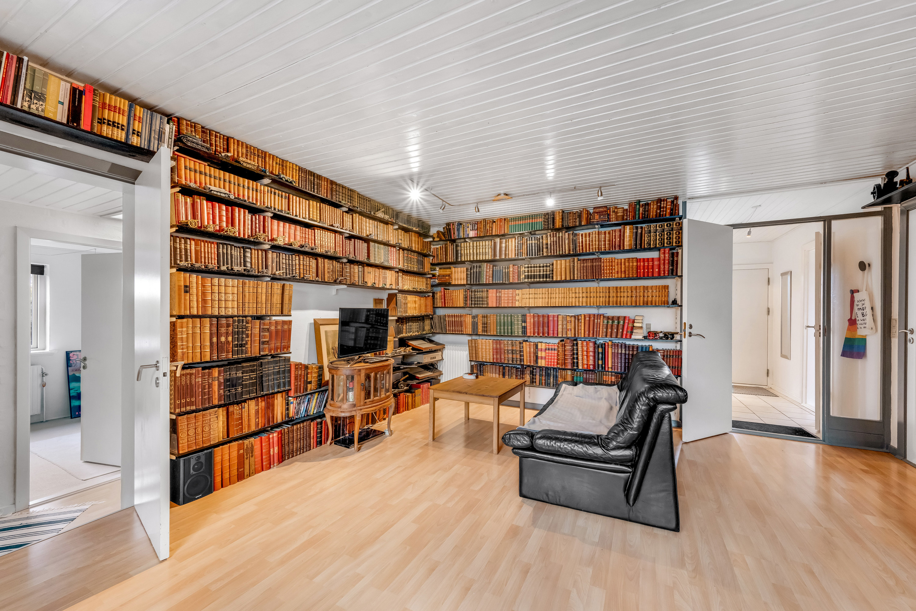 Fremhævet stue billede i fuldskærmstilstand. Billede af Rønnevej 4, 6880 Tarm