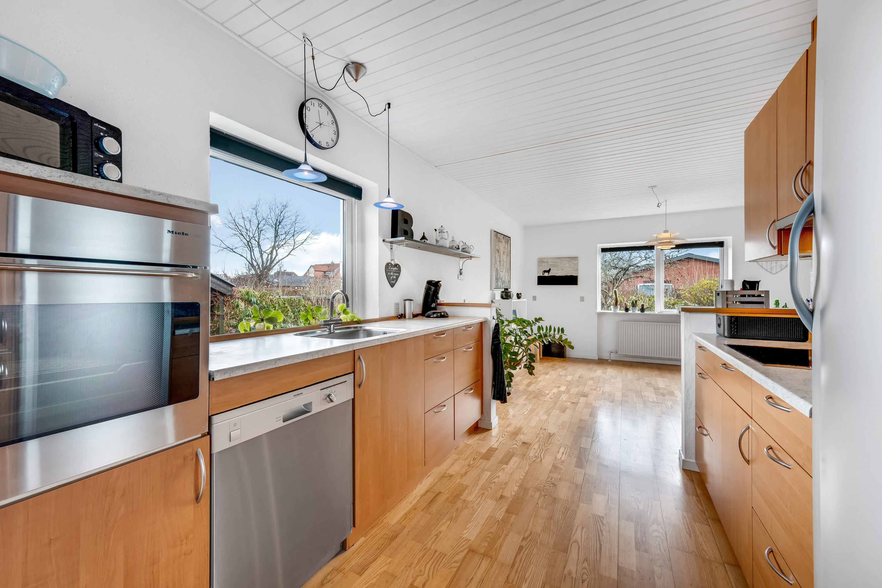 Fremhævet køkken billede i fuldskærmstilstand. Billede af Rønnevej 4, 6880 Tarm