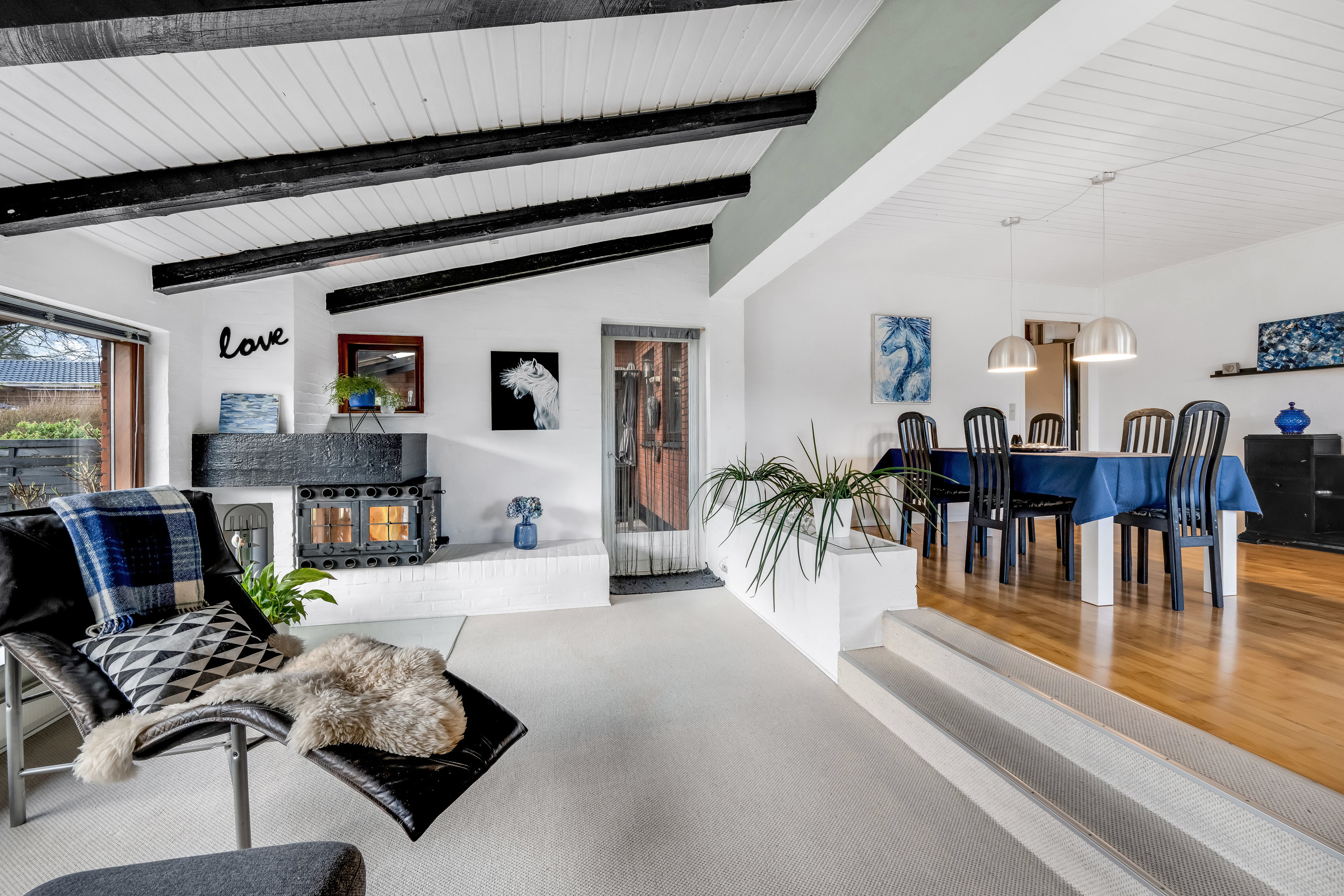 Fremhævet stue billede i fuldskærmstilstand. Billede af Rønnevej 4, 6880 Tarm