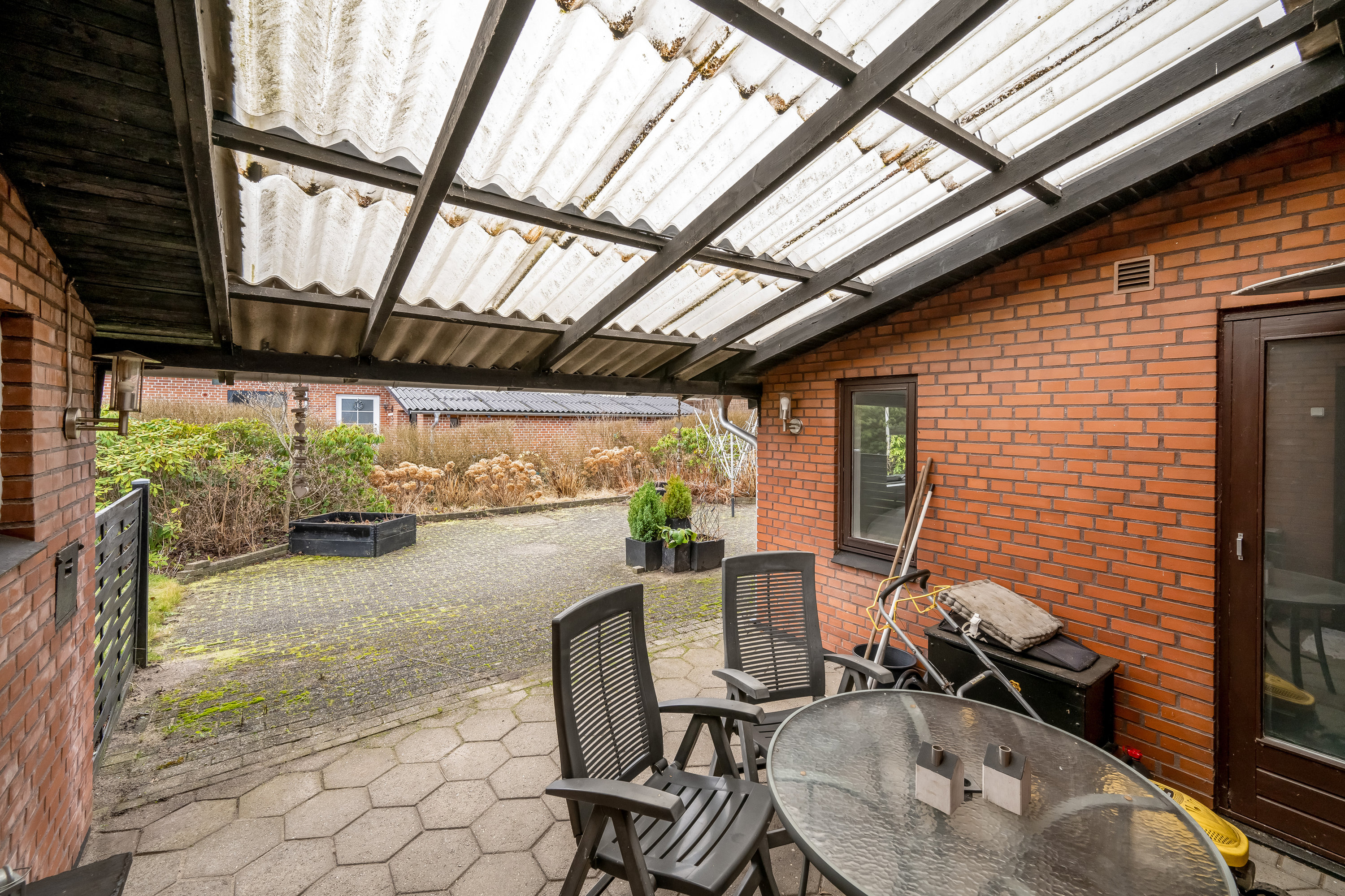 Fremhævet overdækket terrasse billede i fuldskærmstilstand. Billede af Rønnevej 4, 6880 Tarm