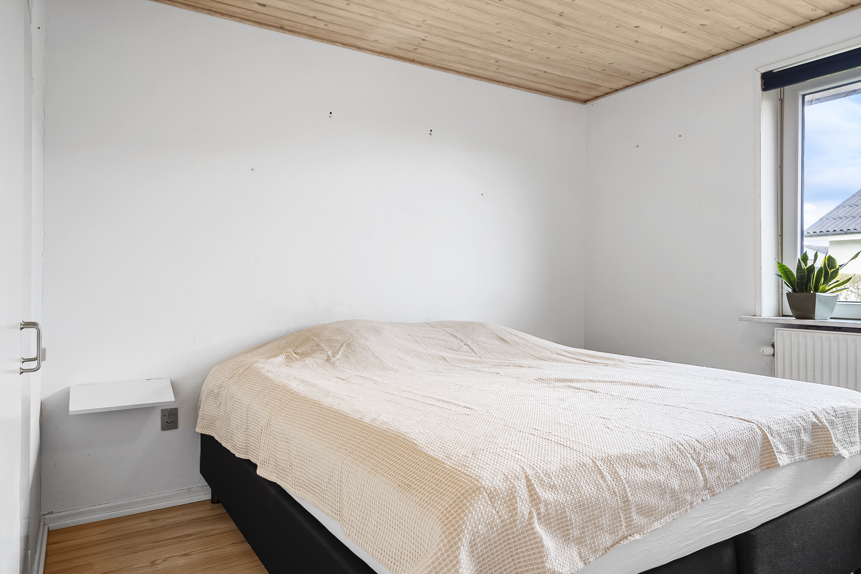 Fremhævet soveværelse billede i fuldskærmstilstand. Billede af Gyvelvænget 12, 7730 Hanstholm