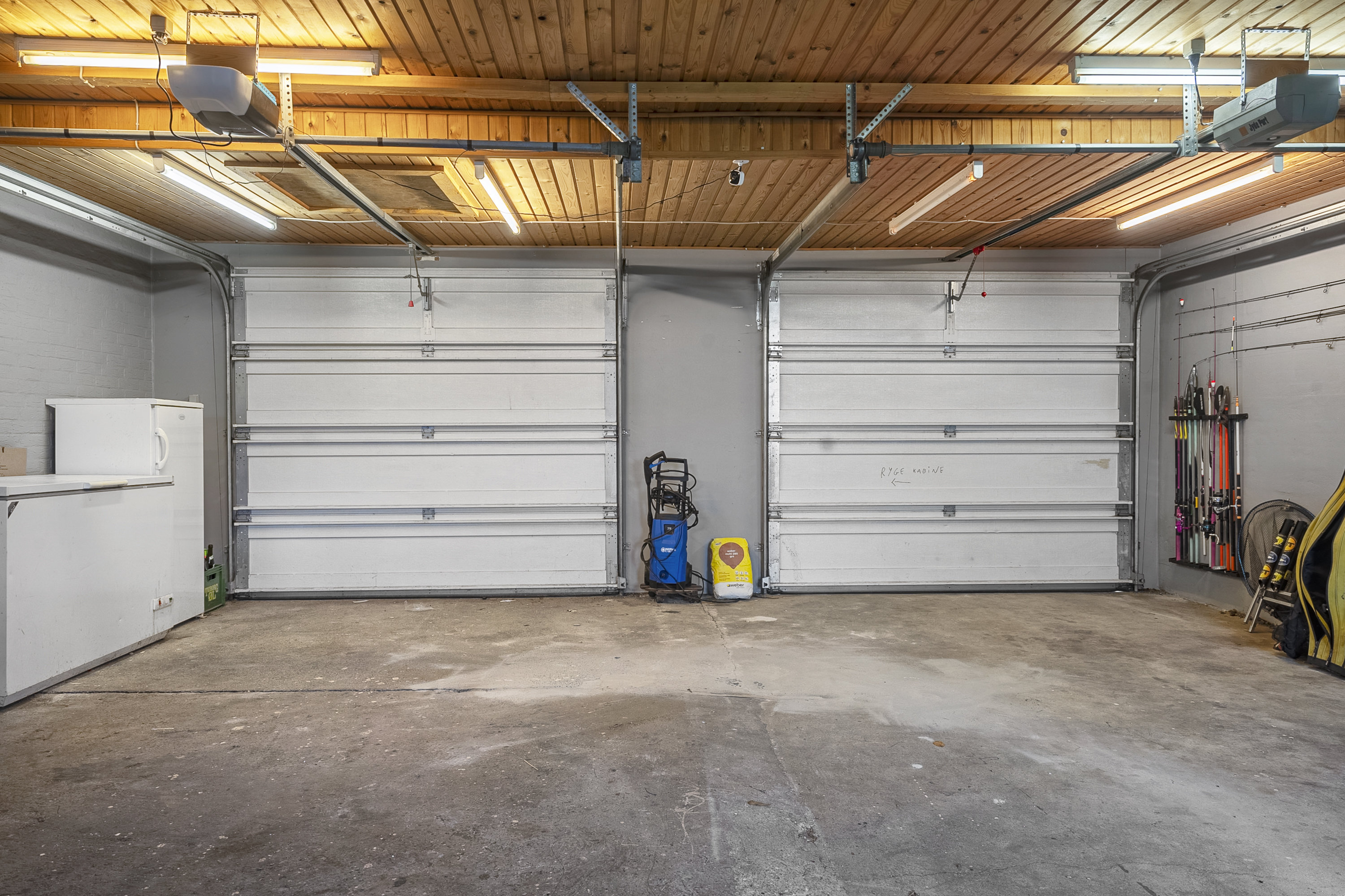 Fremhævet garage billede i fuldskærmstilstand. Billede af Gyvelvænget 12, 7730 Hanstholm