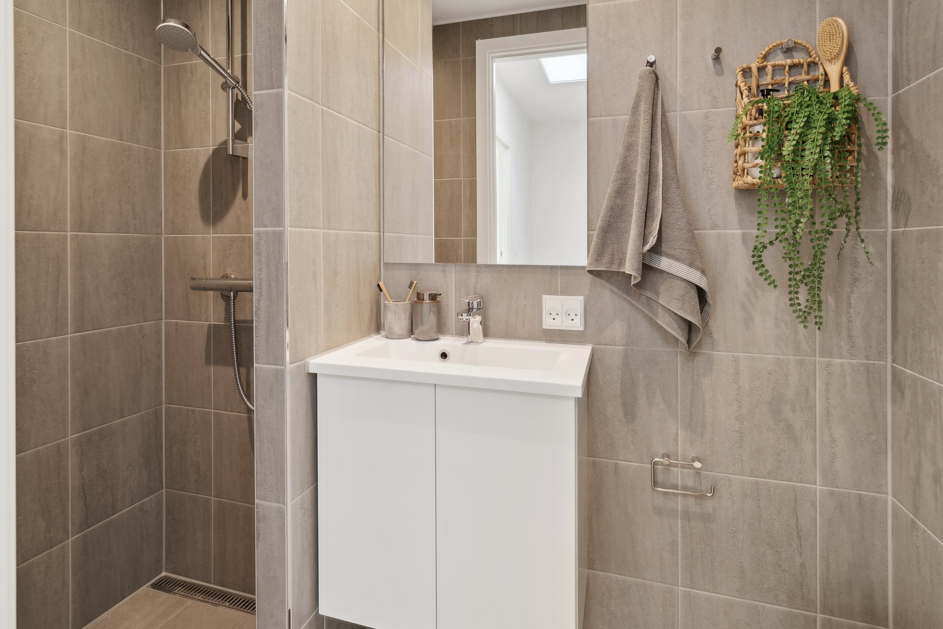 Fremhævet  billede i fuldskærmstilstand. Billede af Asgårdsvej 27, Bolbro, 5200 Odense V