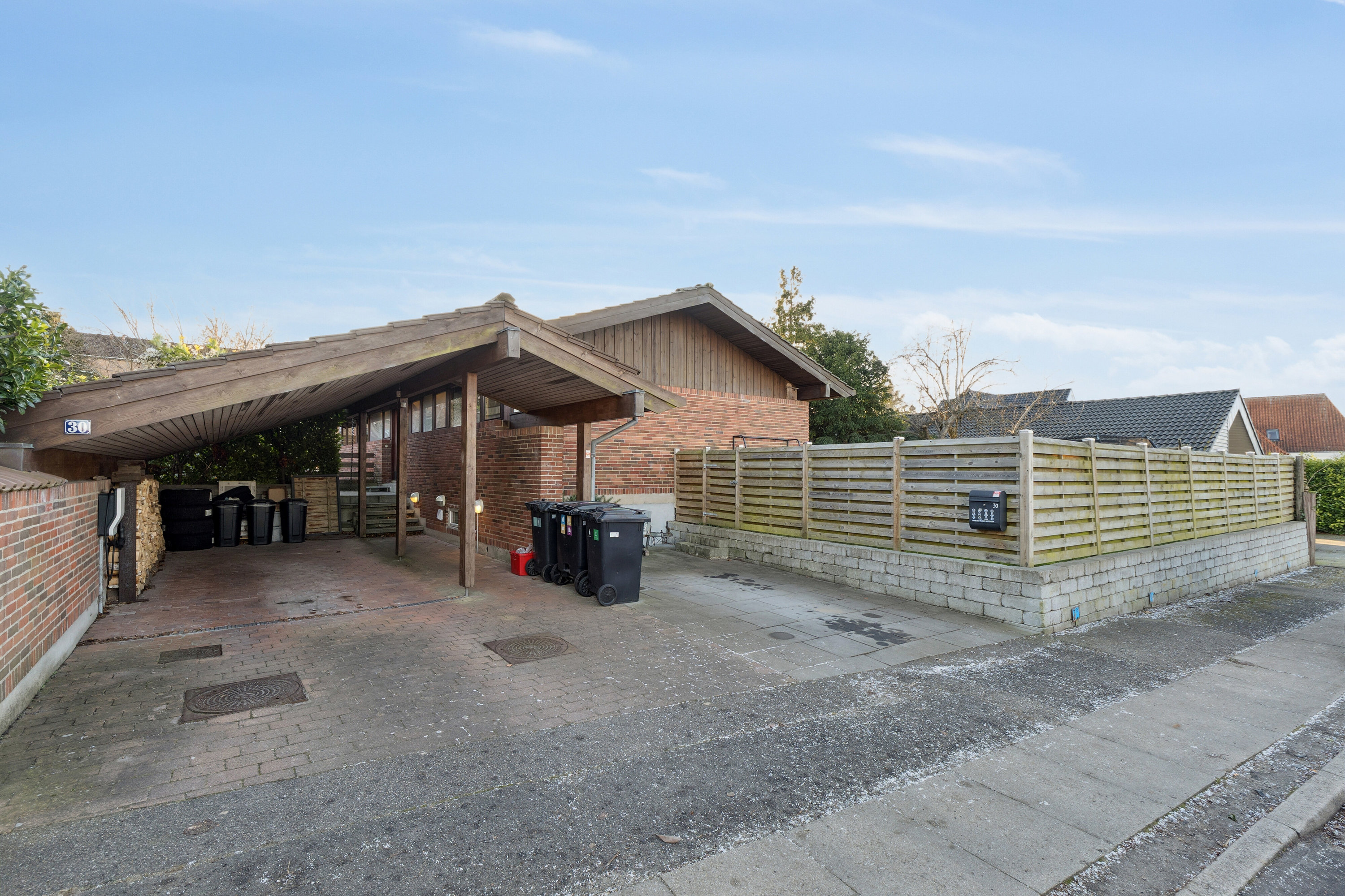 Fremhævet set fra vejen billede i fuldskærmstilstand. Billede af Ternevej 30, 4000 Roskilde