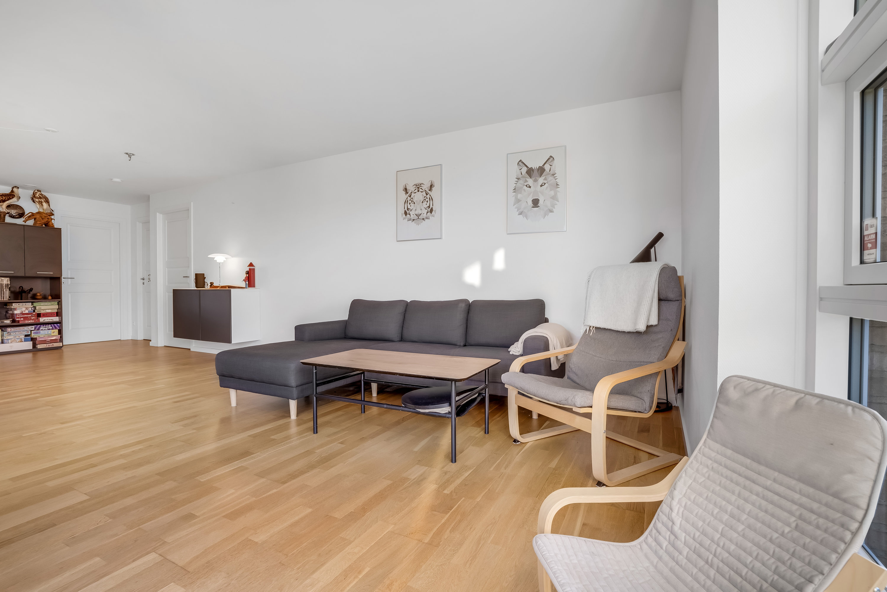 Fremhævet stue billede i fuldskærmstilstand. Billede af Solbuen 19, 3400 Hillerød