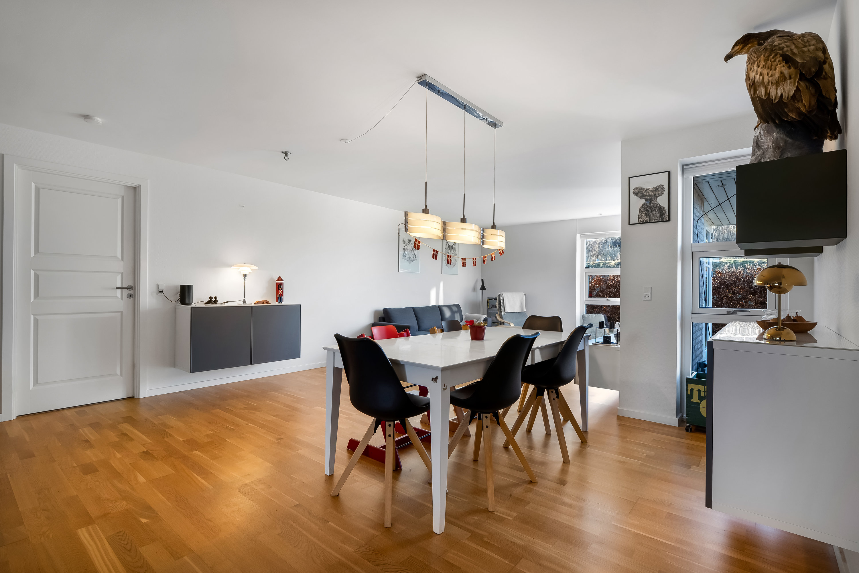 Fremhævet spisestue billede i fuldskærmstilstand. Billede af Solbuen 19, 3400 Hillerød