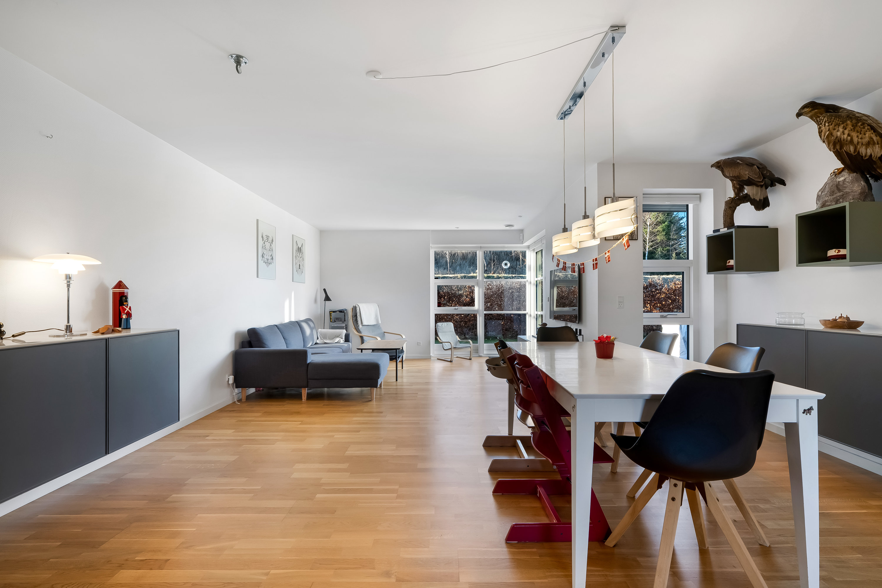 Fremhævet stue billede i fuldskærmstilstand. Billede af Solbuen 19, 3400 Hillerød