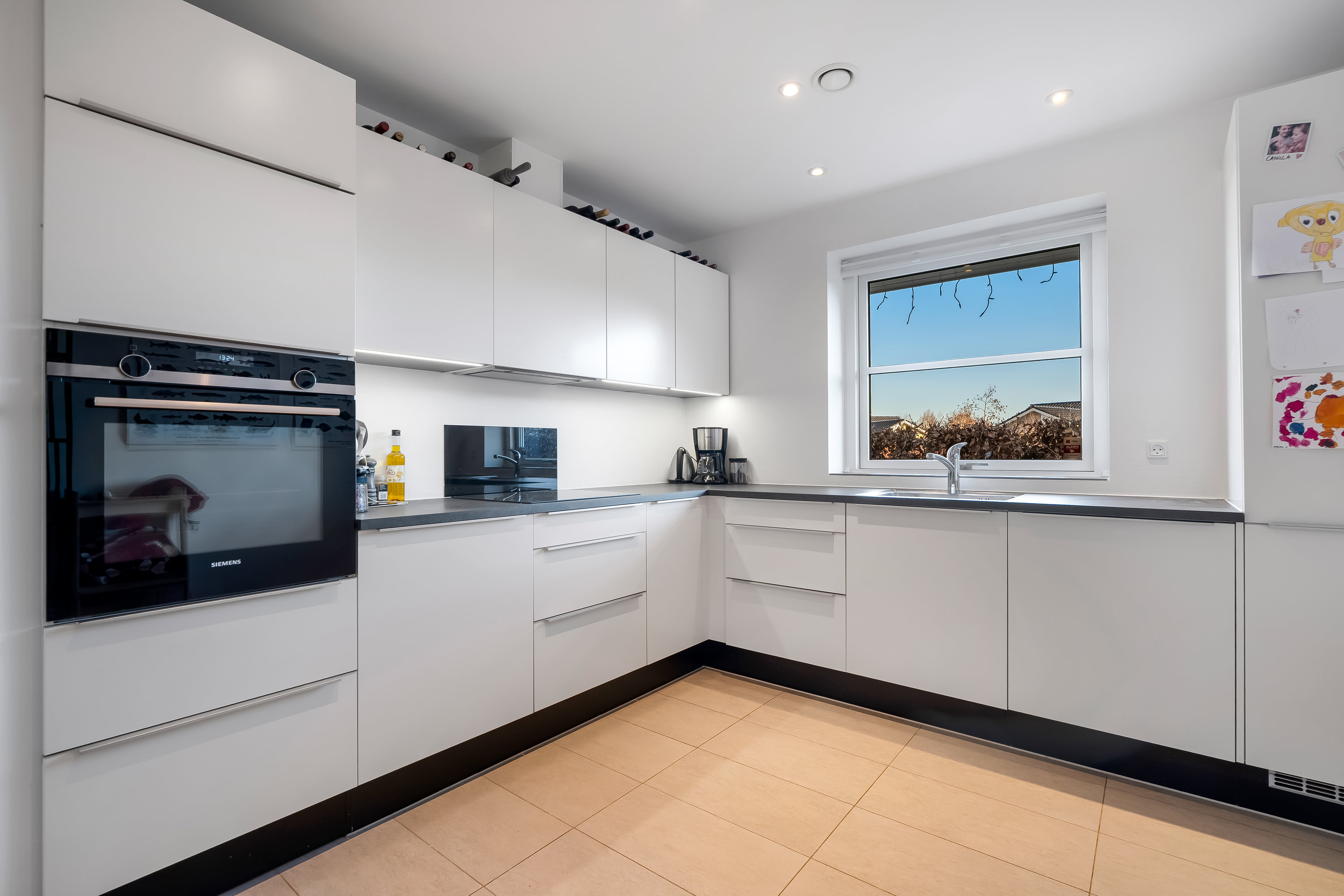 Fremhævet køkken billede i fuldskærmstilstand. Billede af Solbuen 19, 3400 Hillerød