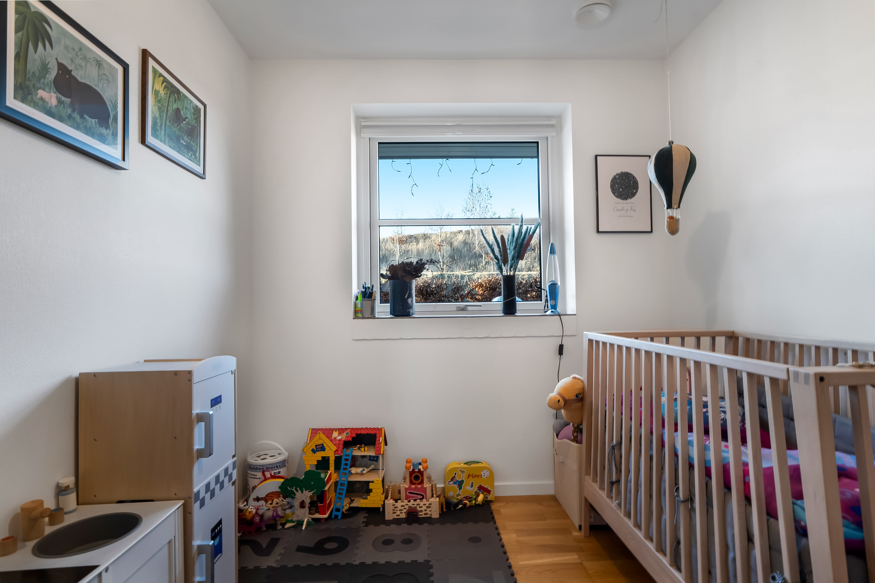 Fremhævet værelse billede i fuldskærmstilstand. Billede af Solbuen 19, 3400 Hillerød