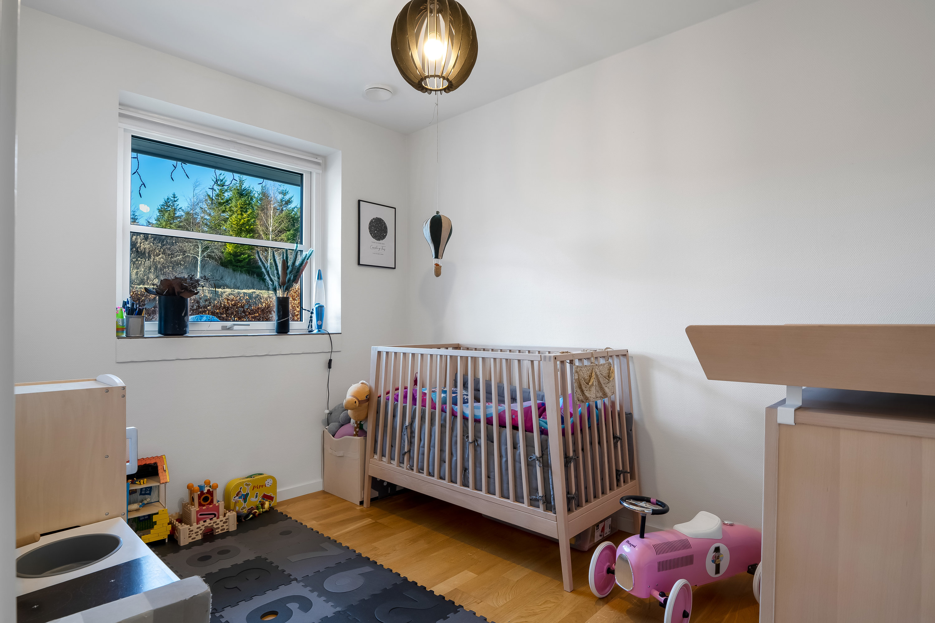 Fremhævet værelse billede i fuldskærmstilstand. Billede af Solbuen 19, 3400 Hillerød