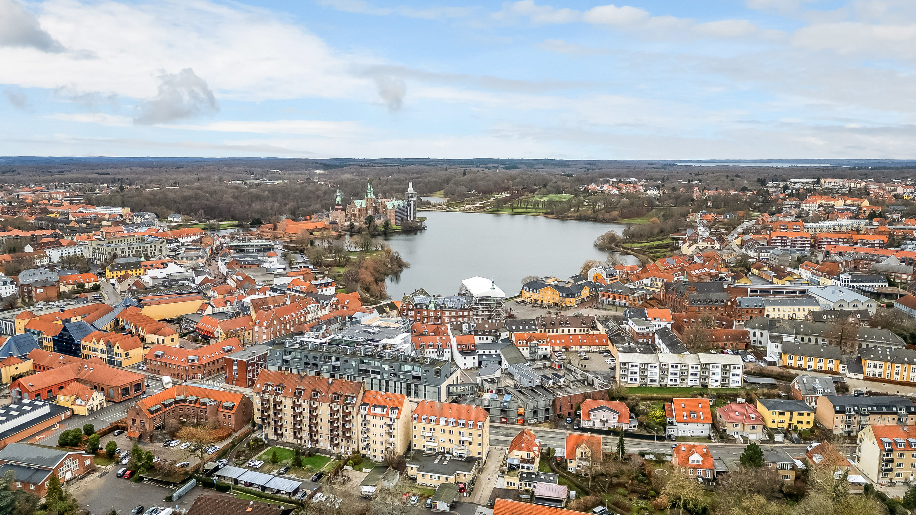 Fremhævet luftfoto billede i fuldskærmstilstand. Billede af Hostrupsvej 23, 3. th., 3400 Hillerød