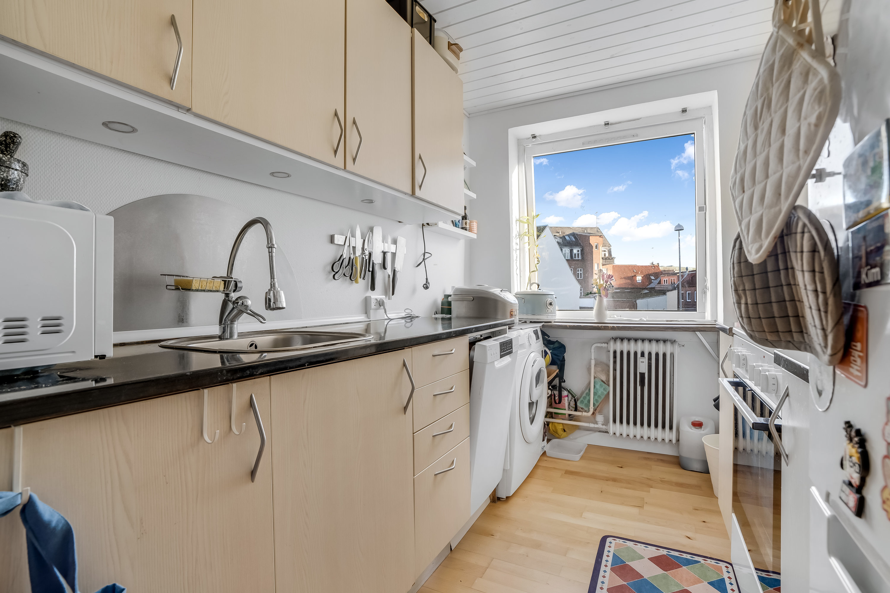 Fremhævet køkken billede i fuldskærmstilstand. Billede af Slangerupgade 6, 1. mf., 3400 Hillerød