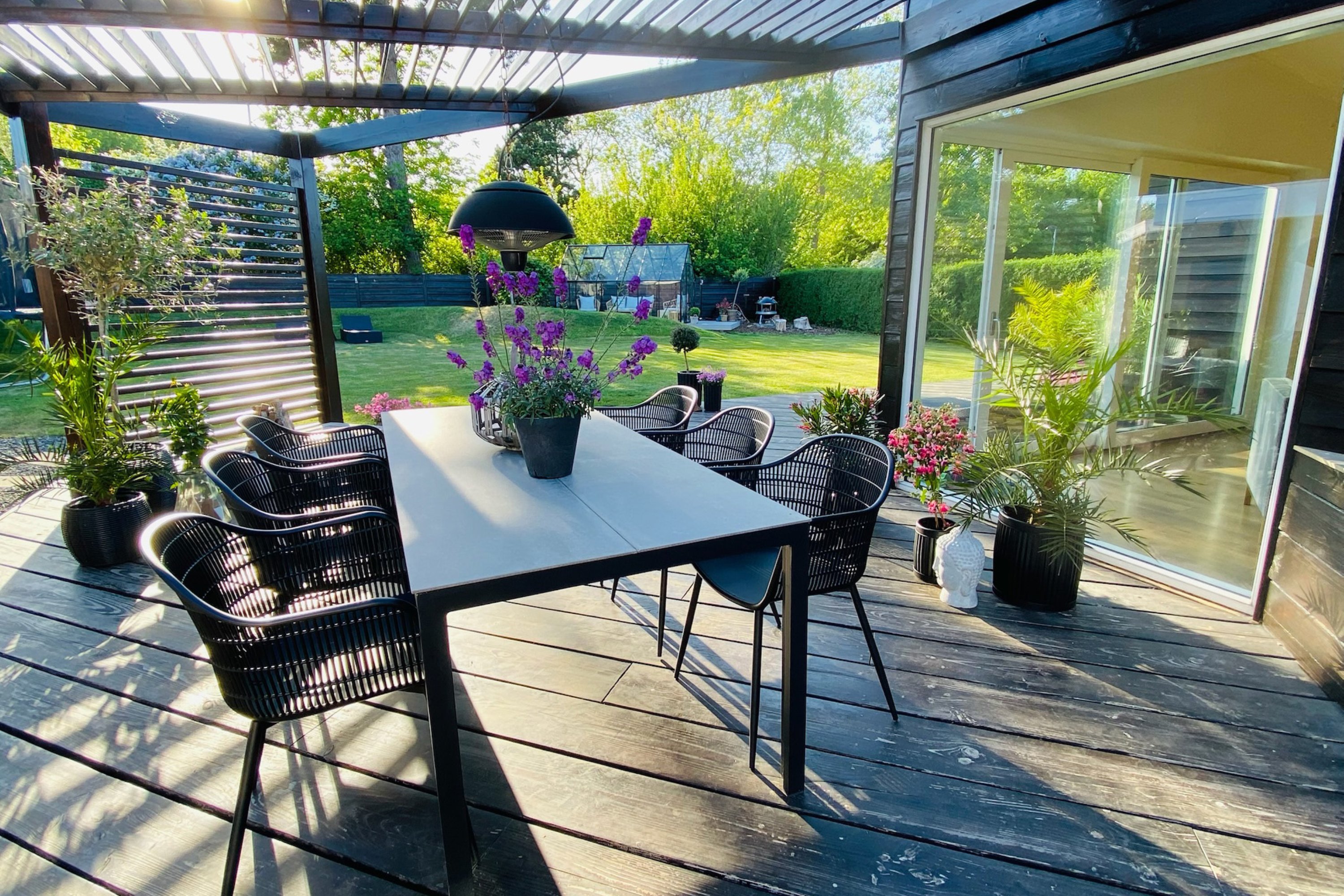 Fremhævet terrasse billede i fuldskærmstilstand. Billede af Damtoften 5, 2680 Solrød Strand