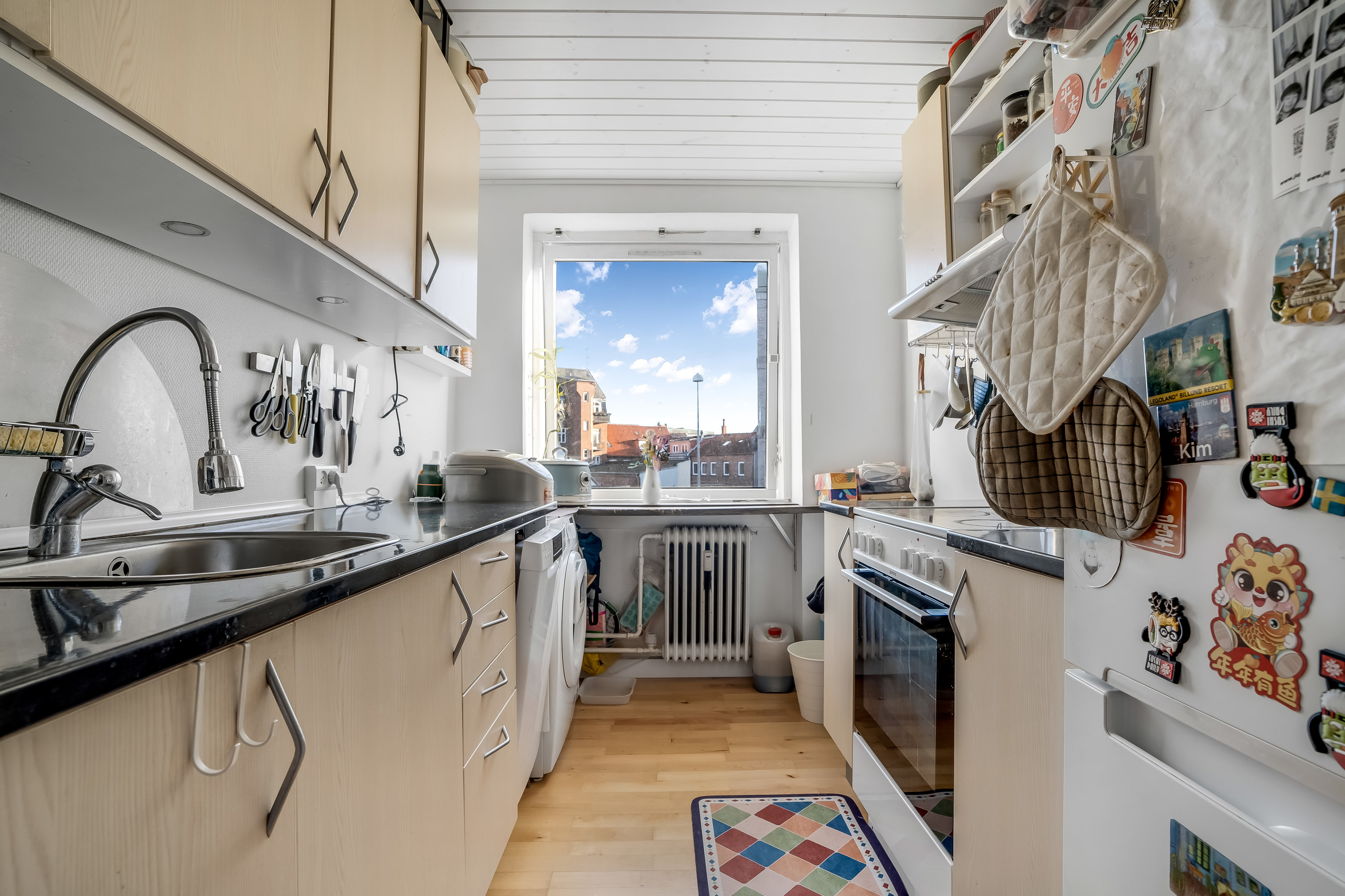 Fremhævet køkken billede i fuldskærmstilstand. Billede af Slangerupgade 6, 1. mf., 3400 Hillerød