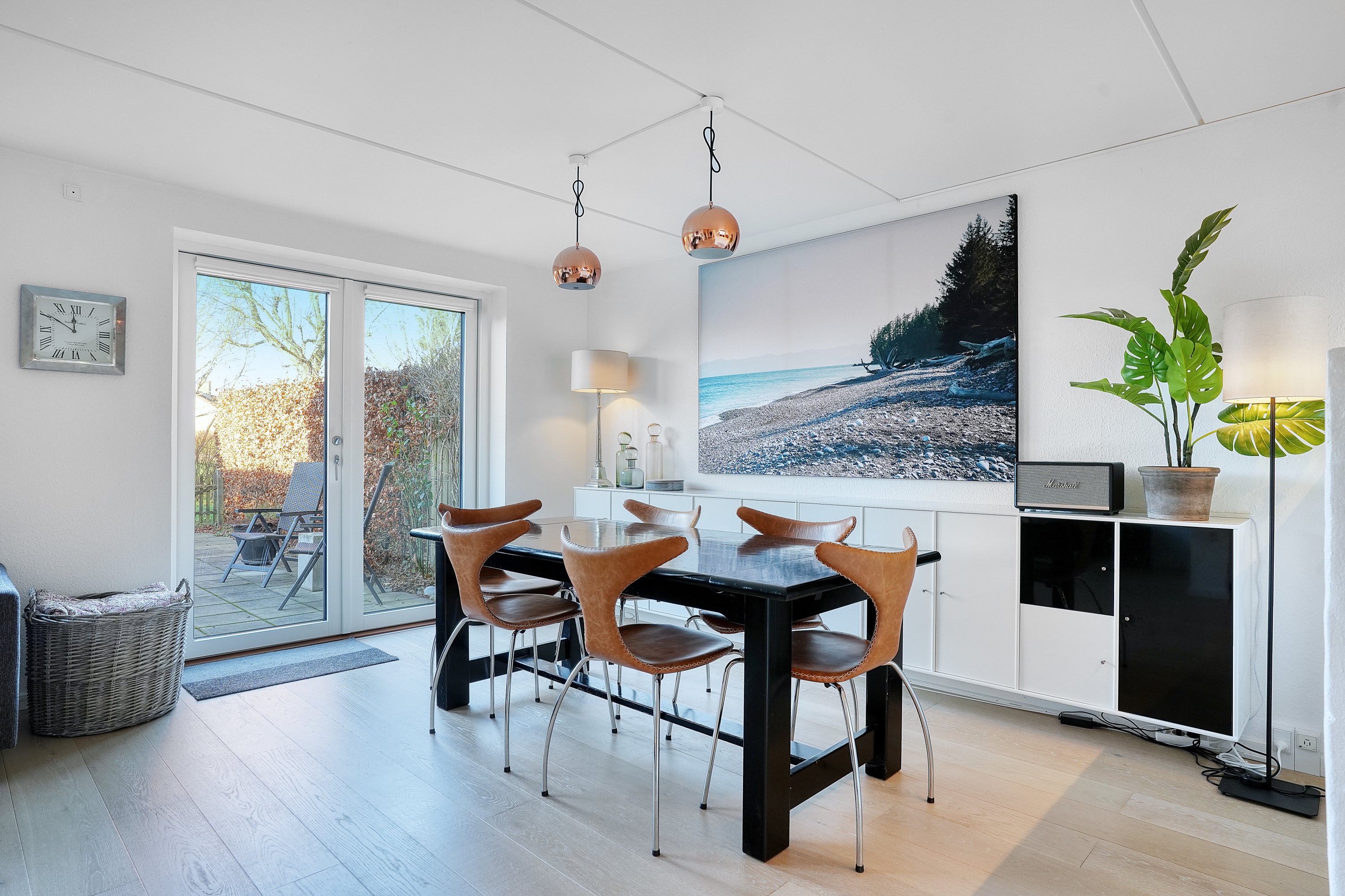 Fremhævet spisestue billede i fuldskærmstilstand. Billede af Uggeløsegård 24, 3540 Lynge