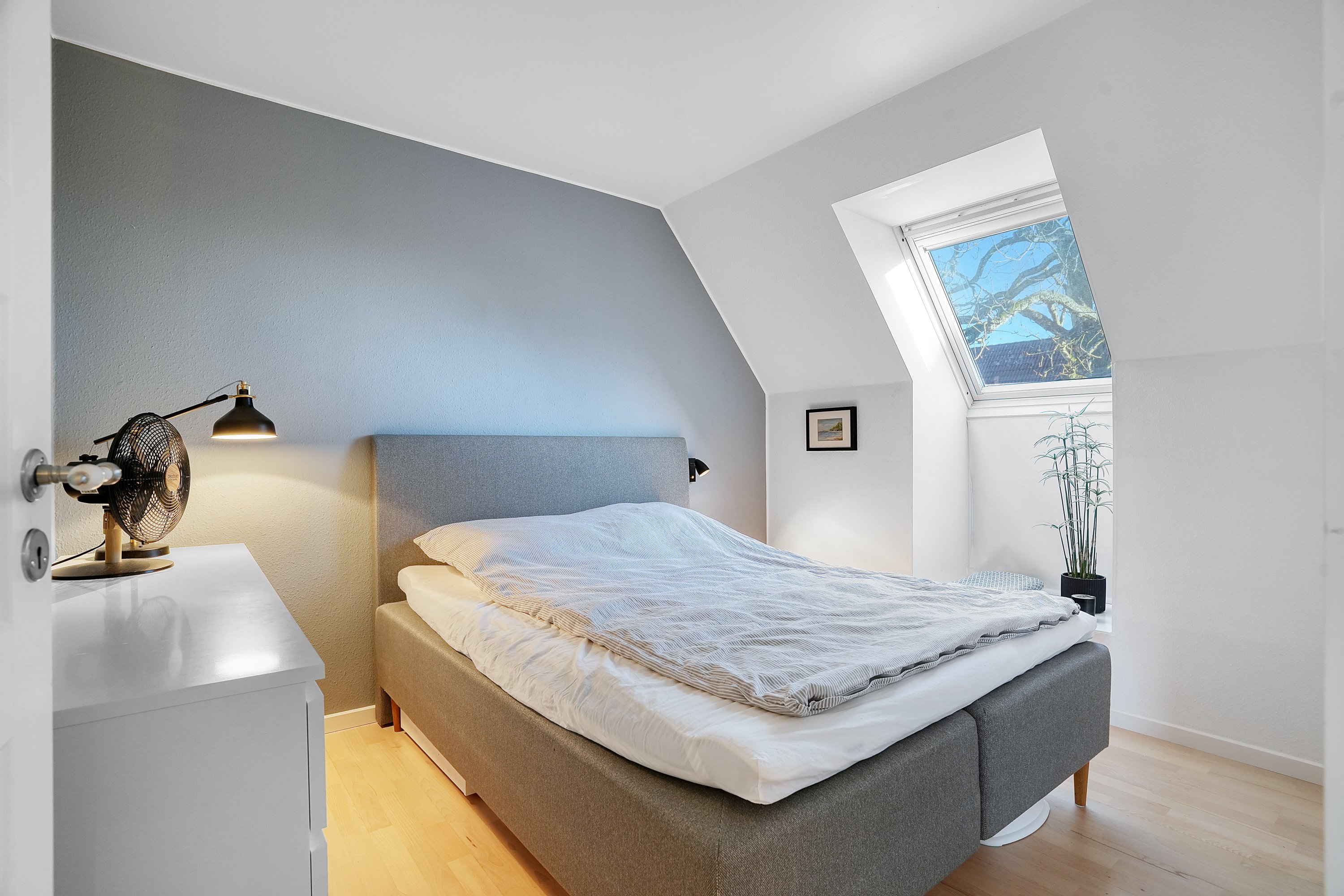 Fremhævet værelse billede i fuldskærmstilstand. Billede af Uggeløsegård 24, 3540 Lynge