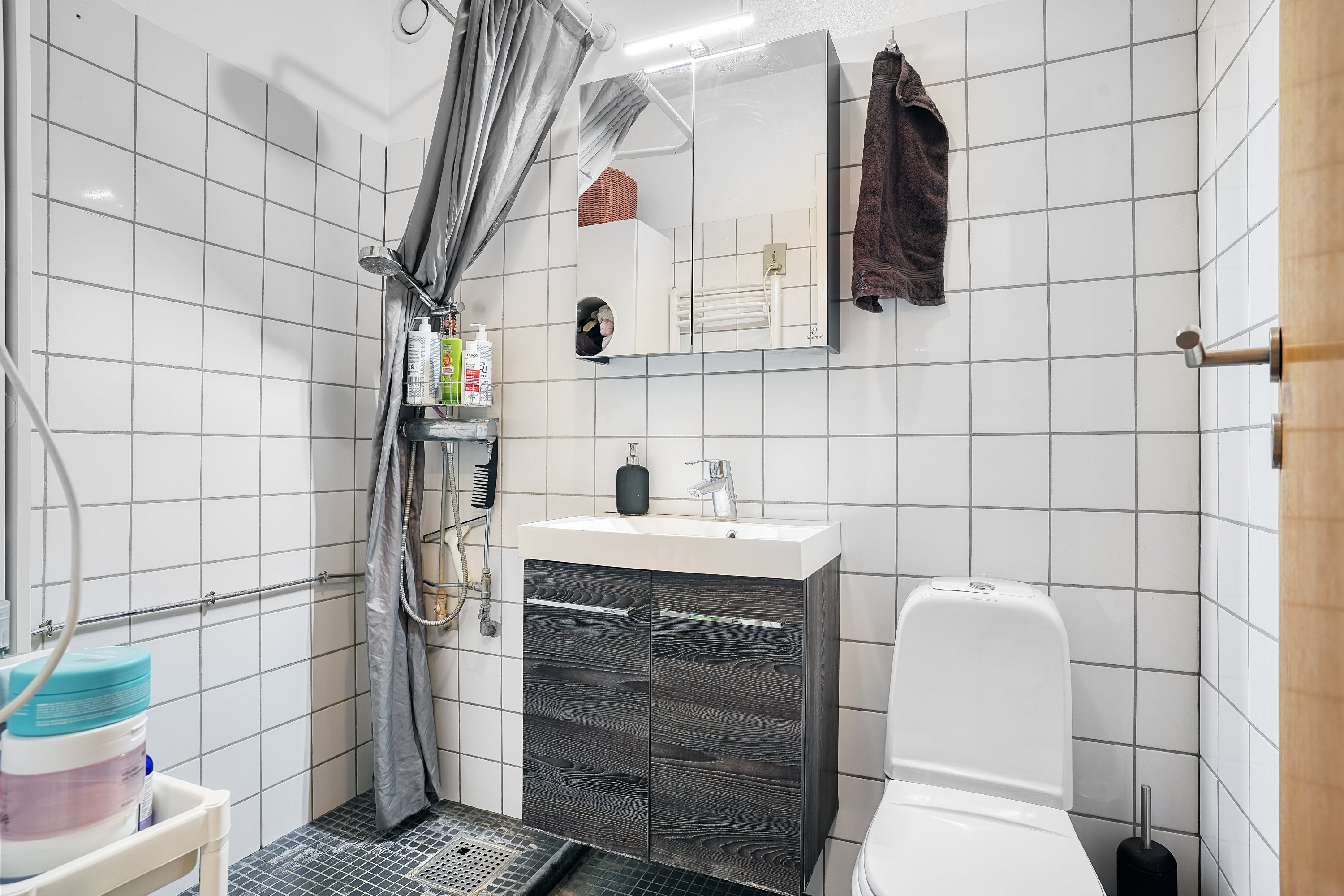 Fremhævet badeværelse billede i fuldskærmstilstand. Billede af Teglporten 4, st.. 6., 3460 Birkerød