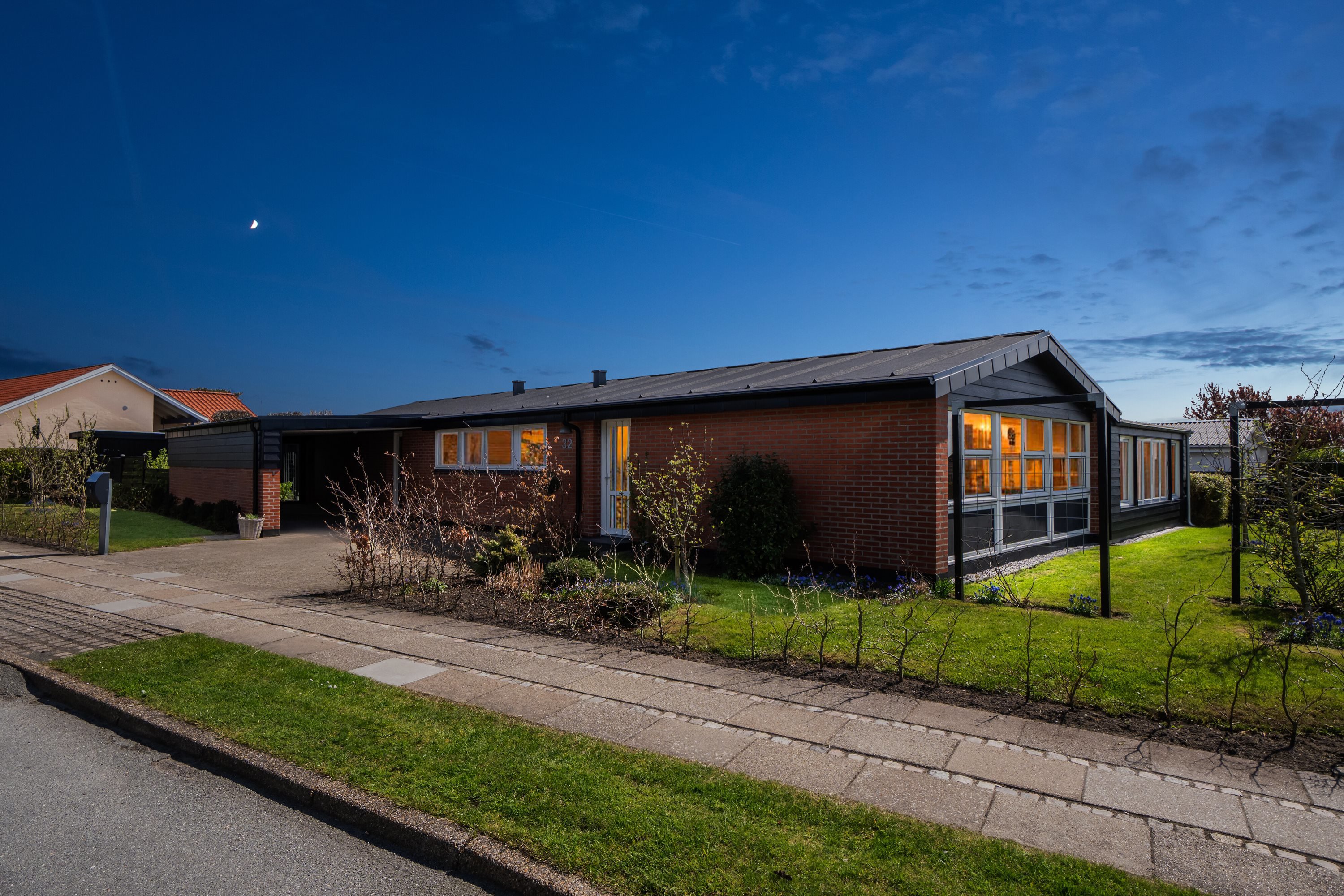 Fremhævet aftenbillede  billede i fuldskærmstilstand. Billede af Platanvej 32, 7700 Thisted