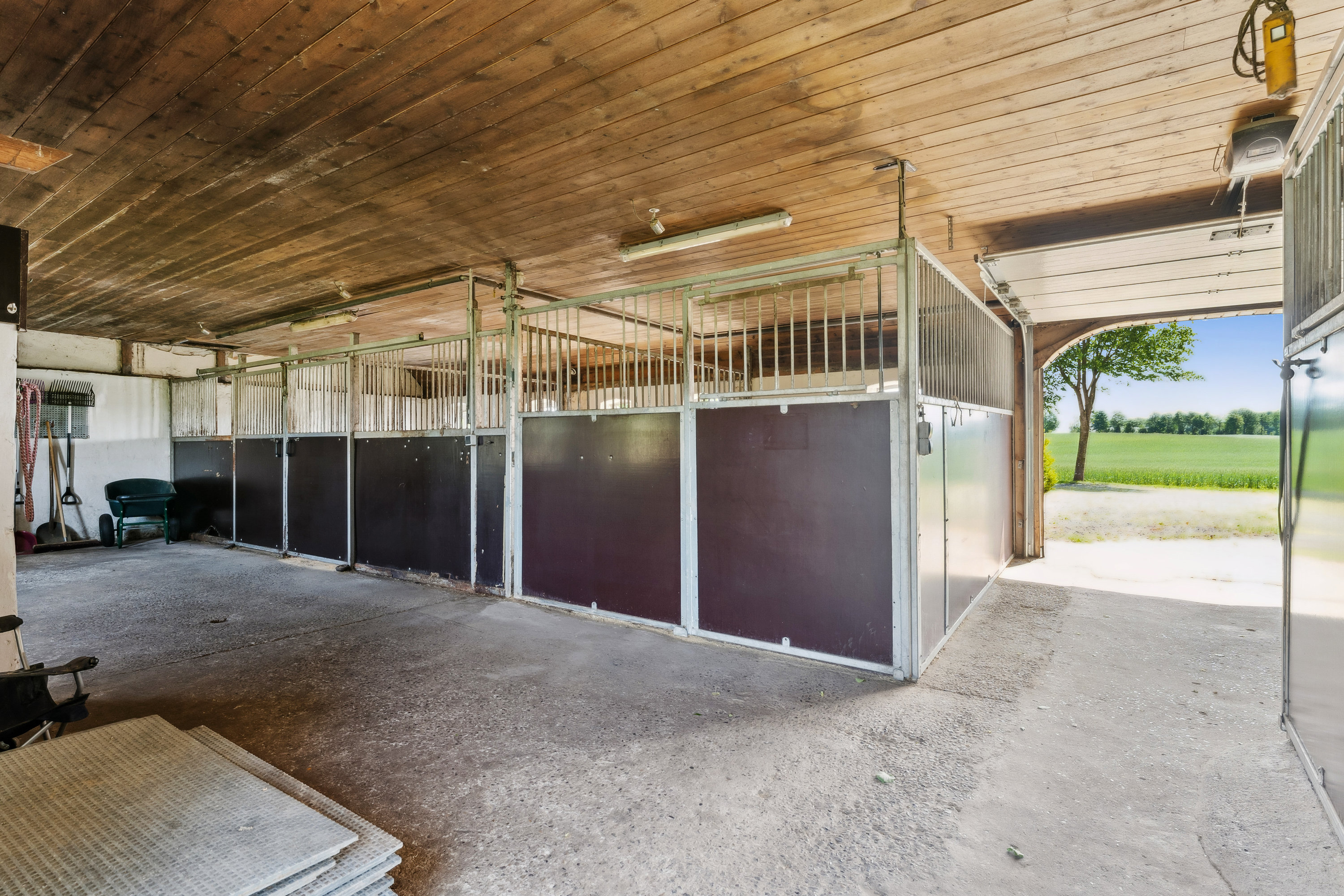 Fremhævet stald billede i fuldskærmstilstand. Billede af Bavnehøjvej 19, Vorning, 8830 Tjele