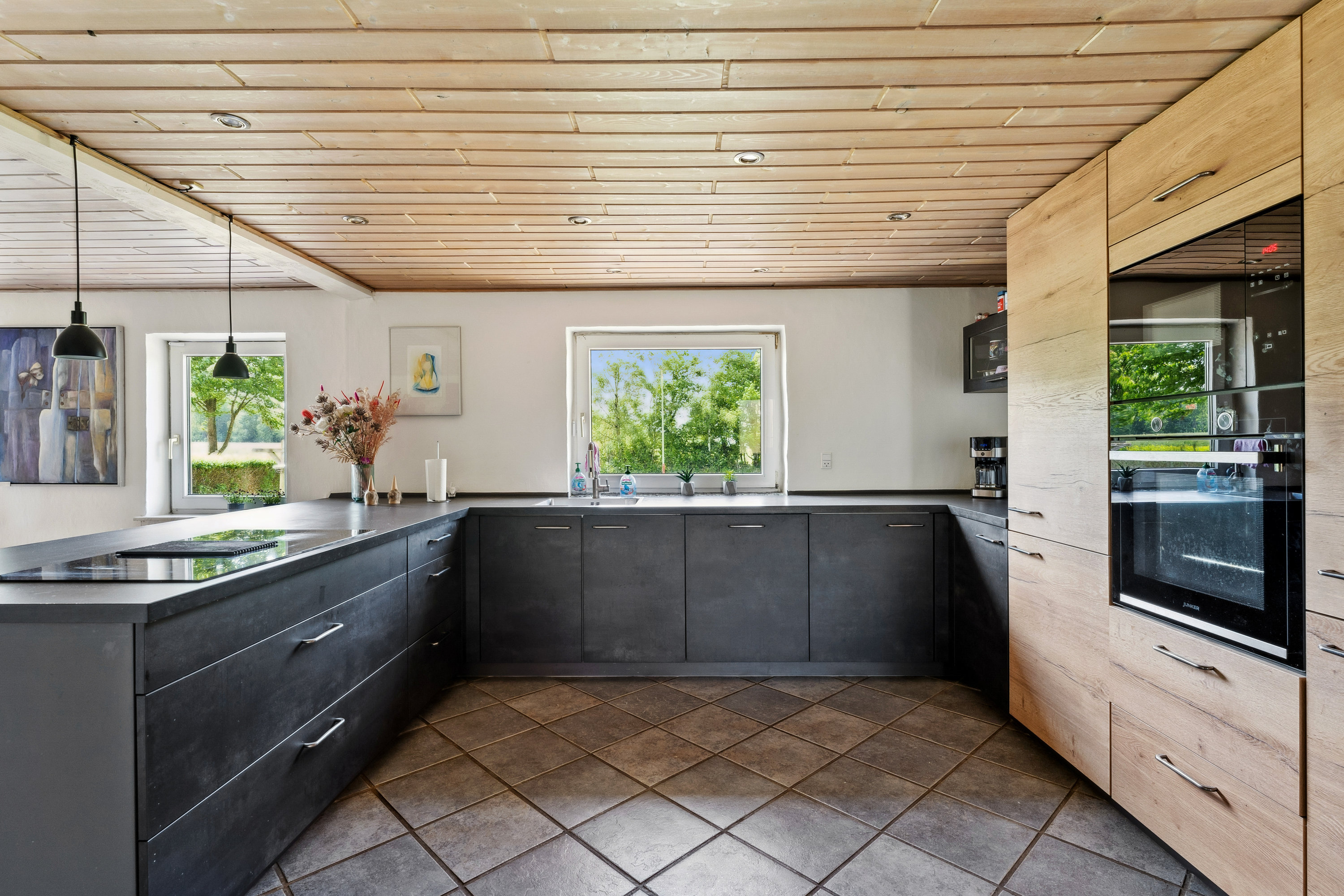 Fremhævet køkken billede i fuldskærmstilstand. Billede af Bavnehøjvej 19, Vorning, 8830 Tjele