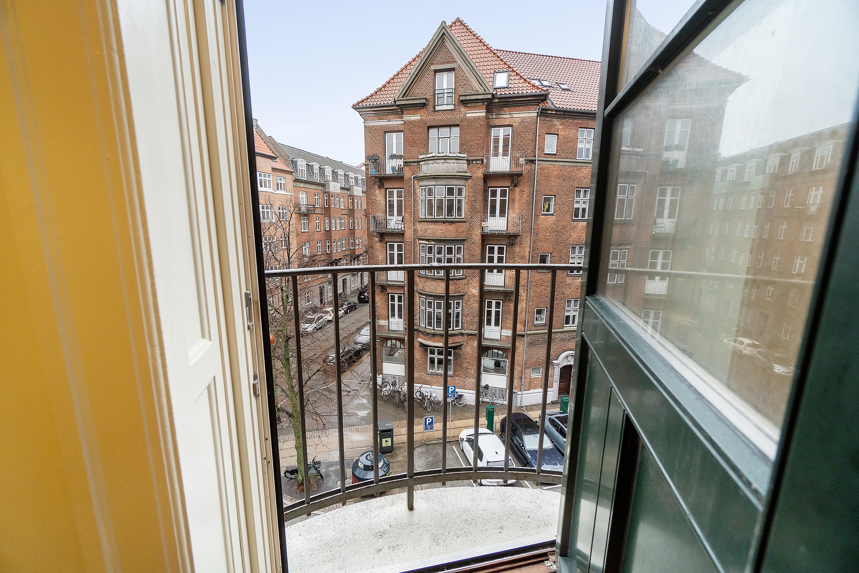 Fremhævet altan billede i fuldskærmstilstand. Billede af Vordingborggade 74, 3. th., 2100 København Ø