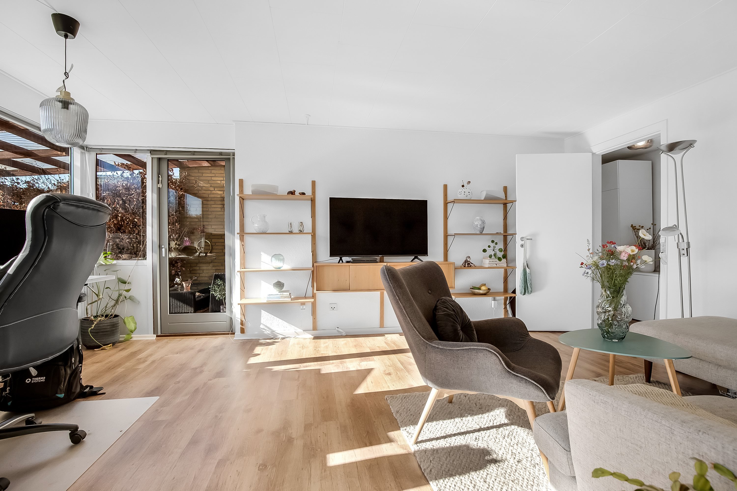 Fremhævet stue billede i fuldskærmstilstand. Billede af Kringsvej 77, Bramdrupdam, 6000 Kolding