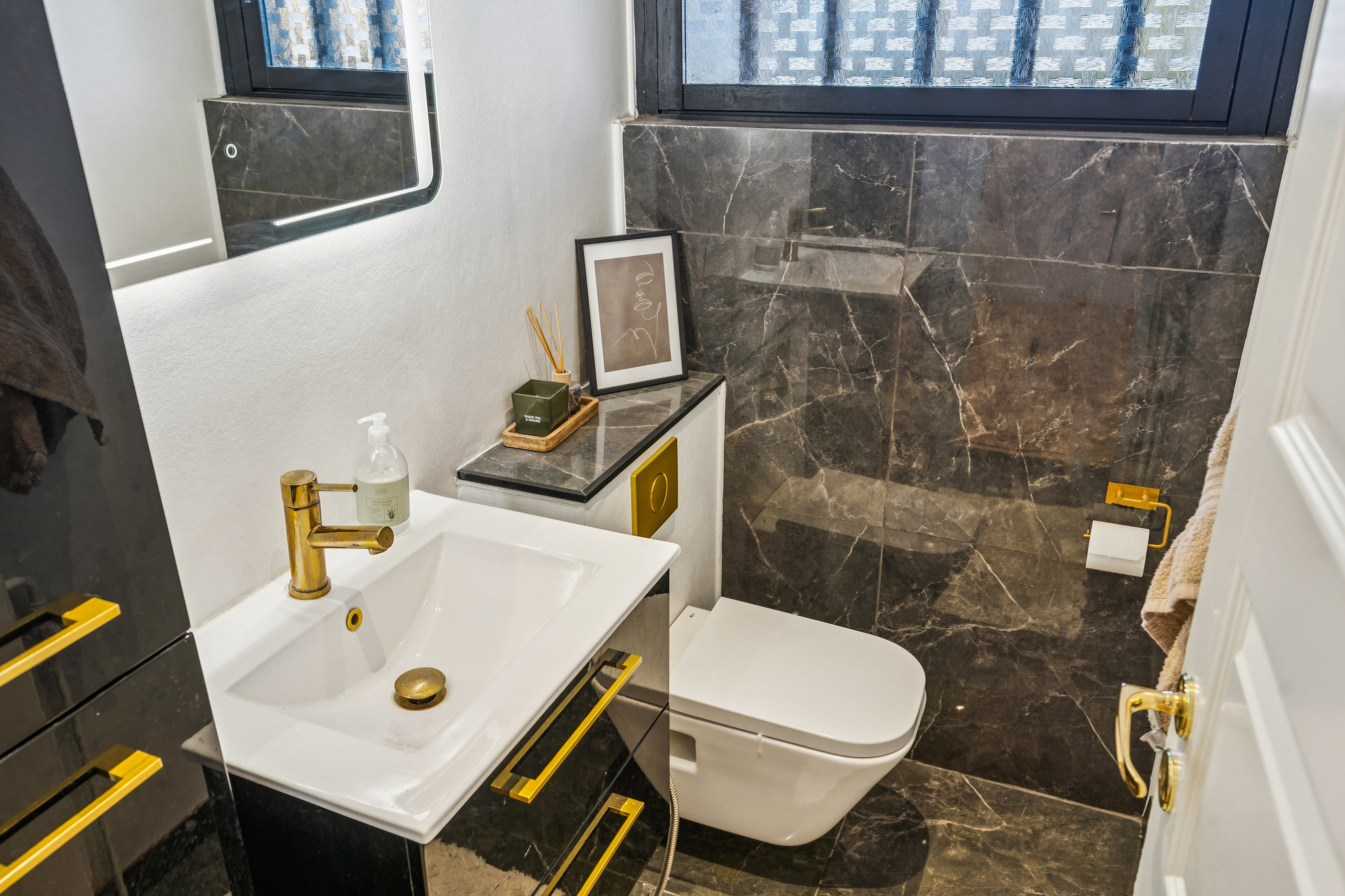 Fremhævet badeværelse billede i fuldskærmstilstand. Billede af Kvædehaven 131, 2600 Glostrup