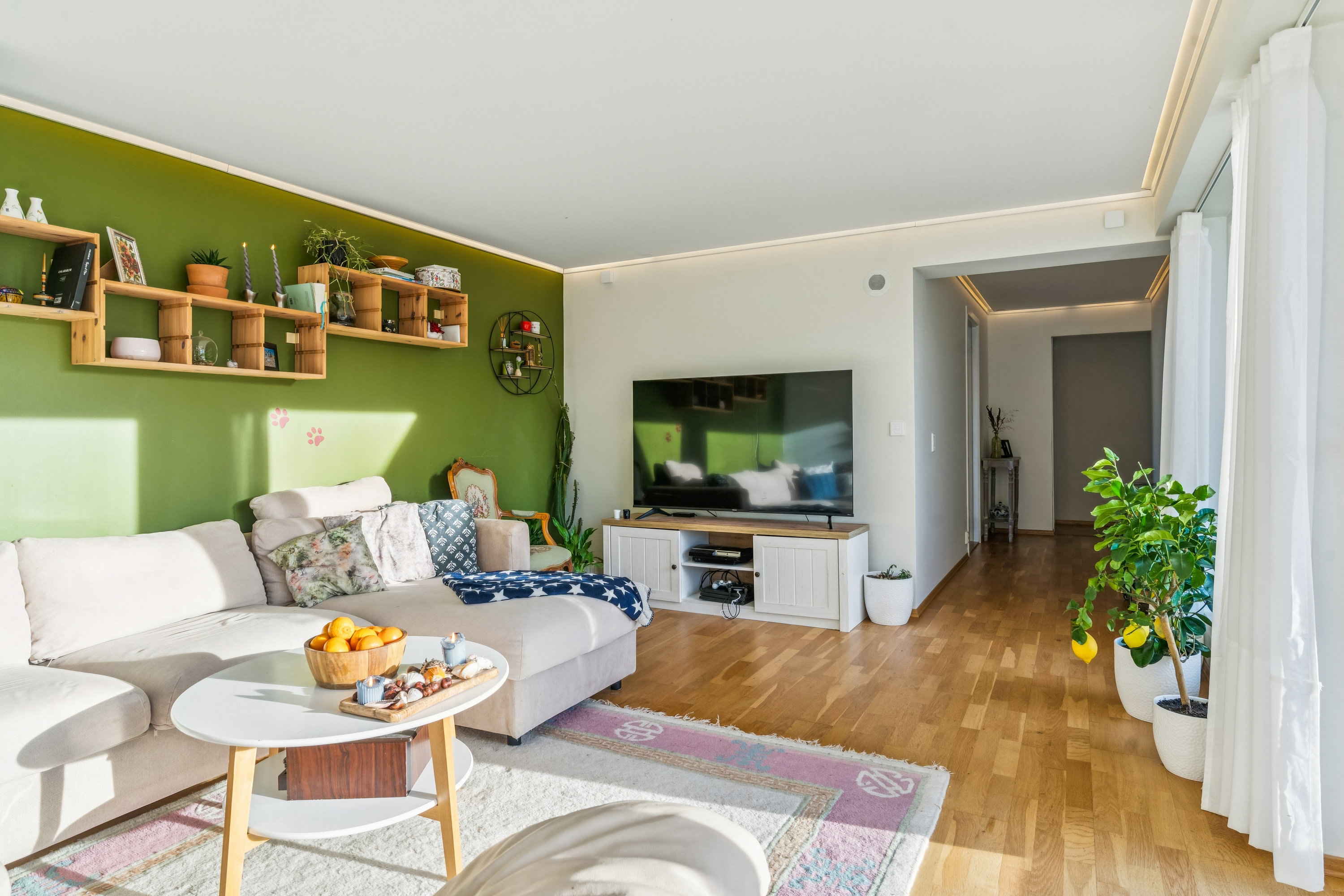 Fremhævet stue billede i fuldskærmstilstand. Billede af Bjergbyvej 11, 2730 Herlev