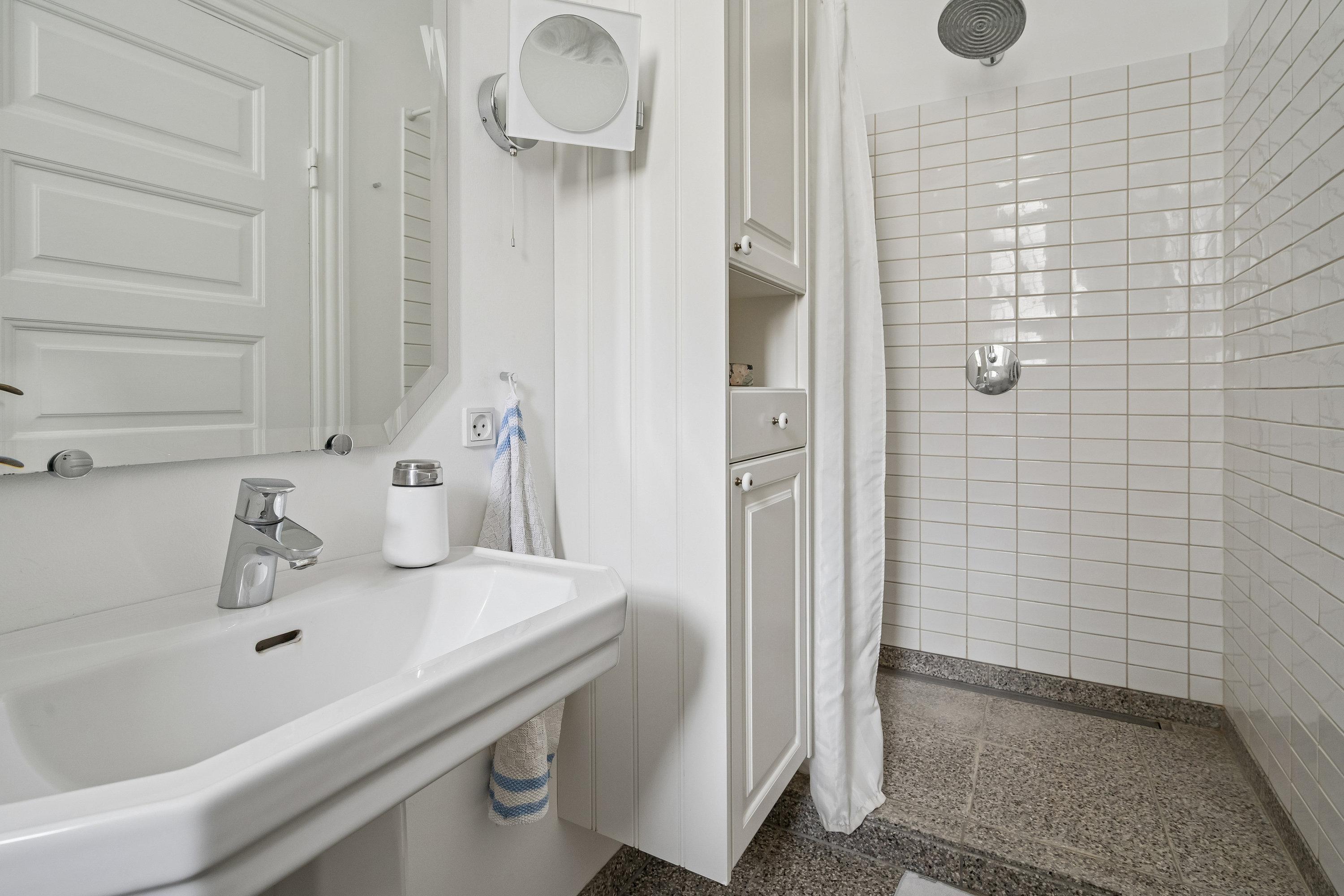 Fremhævet badeværelse billede i fuldskærmstilstand. Billede af Kystvejen 51, 2., 8000 Aarhus C