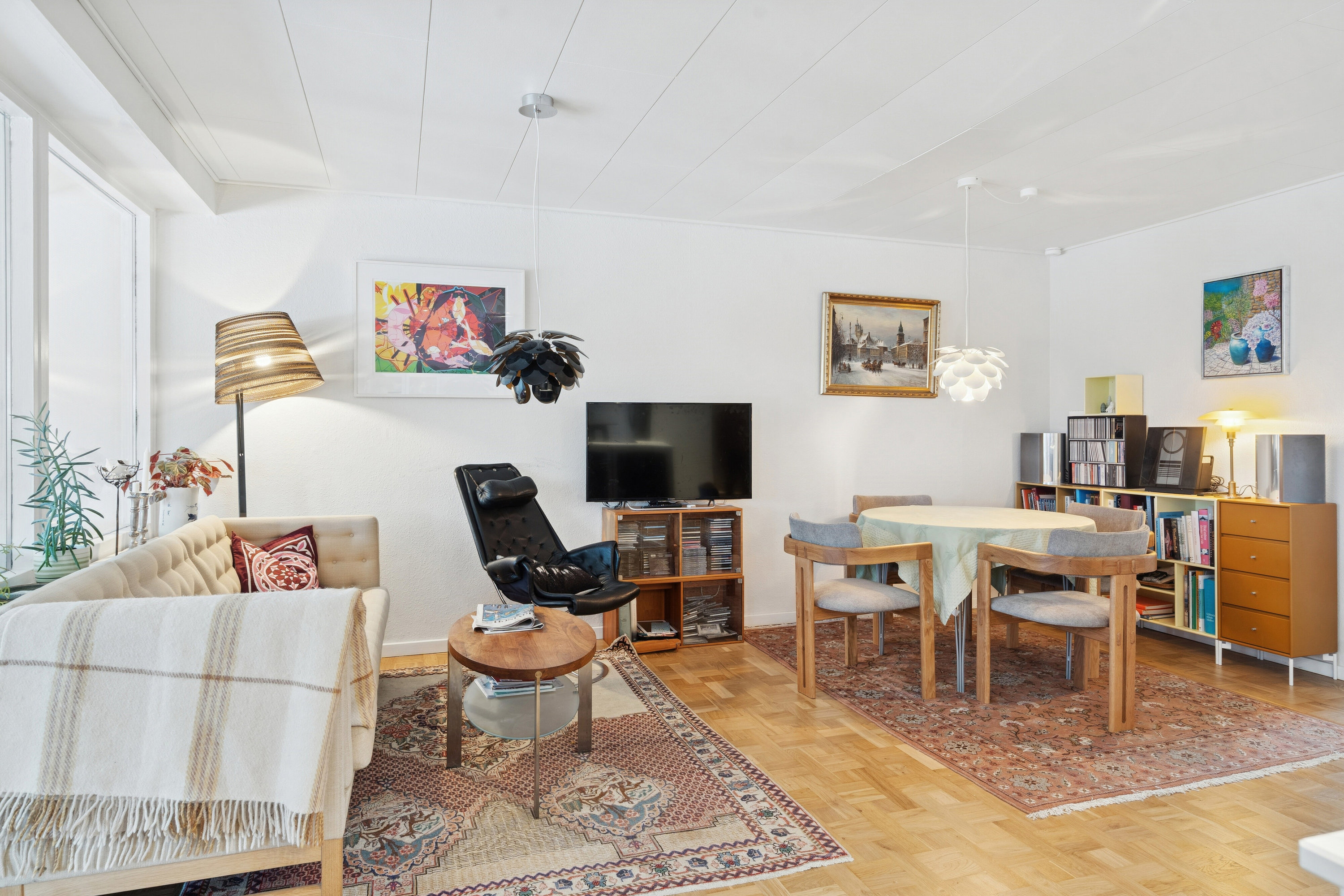 Fremhævet stue billede i fuldskærmstilstand. Billede af Åsumvej 687, 5240 Odense NØ