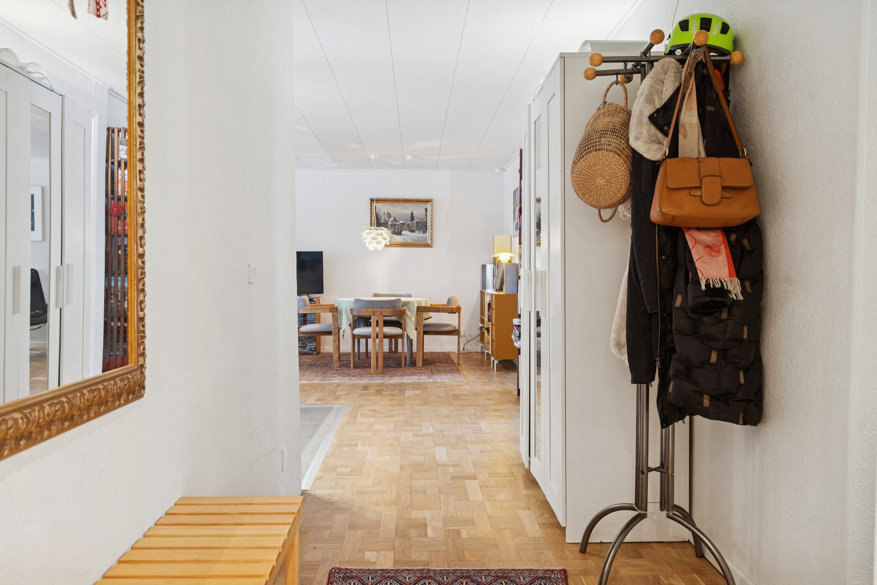 Fremhævet gang billede i fuldskærmstilstand. Billede af Åsumvej 687, 5240 Odense NØ