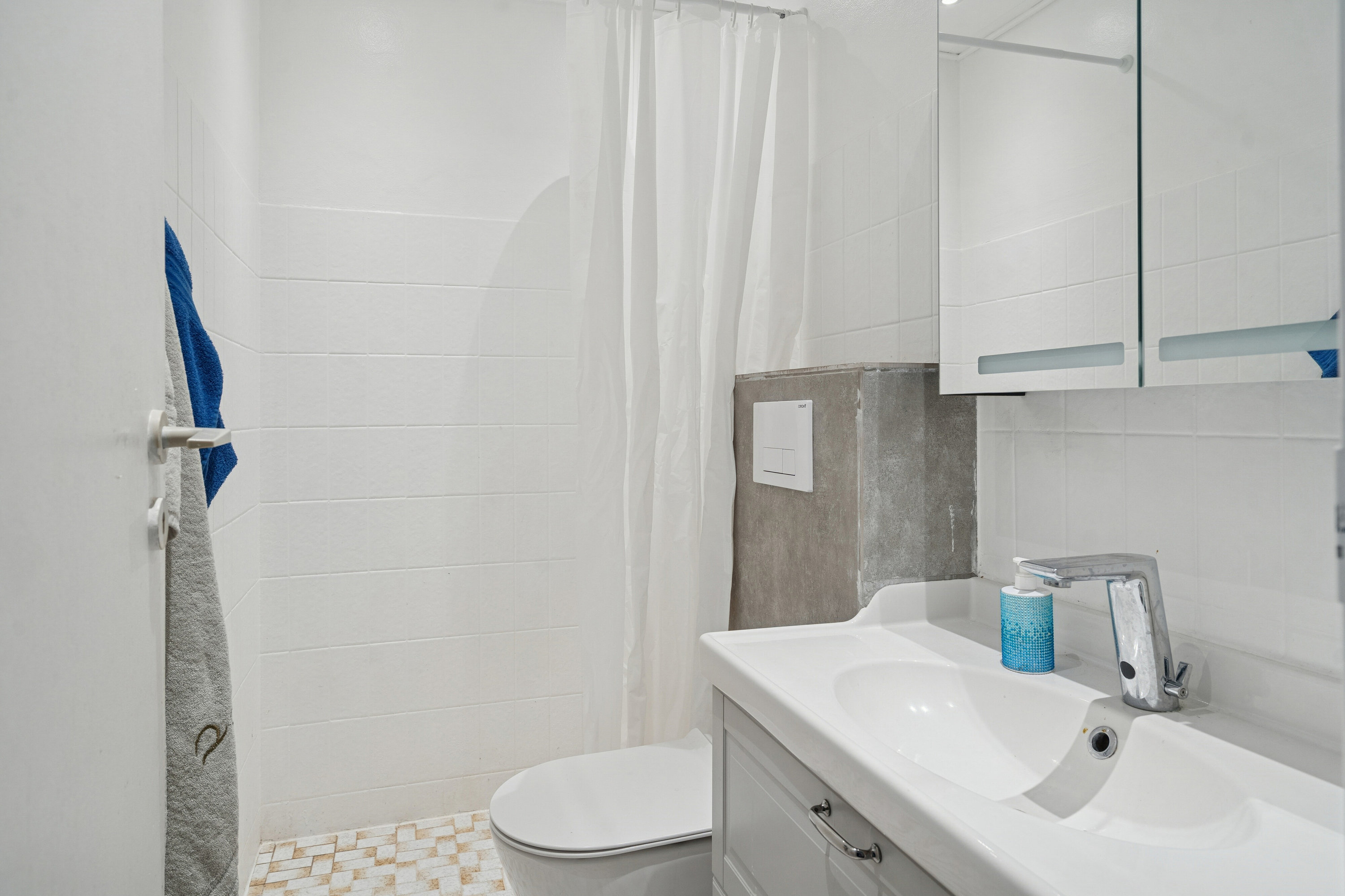 Fremhævet badeværelse billede i fuldskærmstilstand. Billede af Åsumvej 687, 5240 Odense NØ