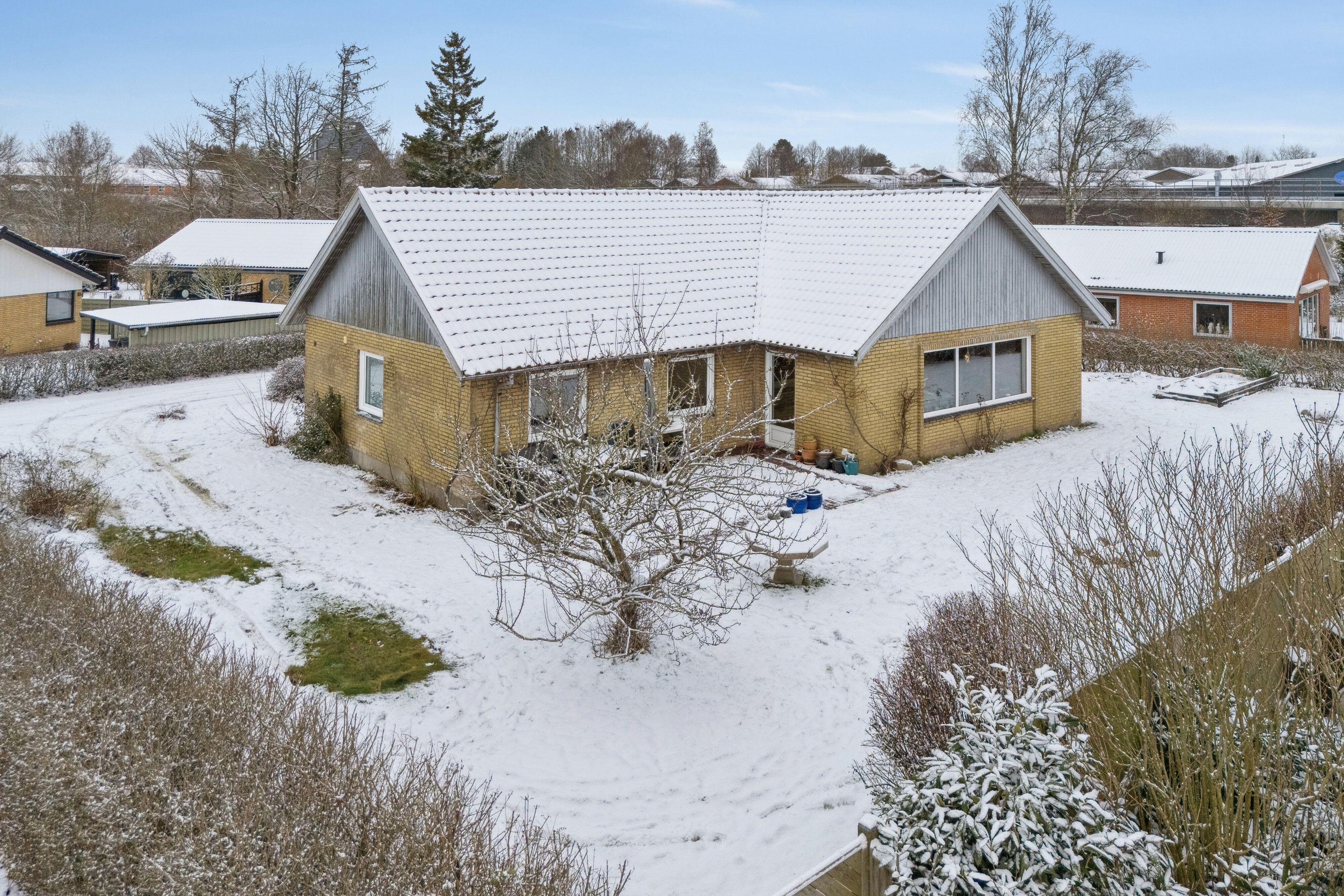 Fremhævet set fra vejen billede i fuldskærmstilstand. Billede af Banevænget 29, 5750 Ringe