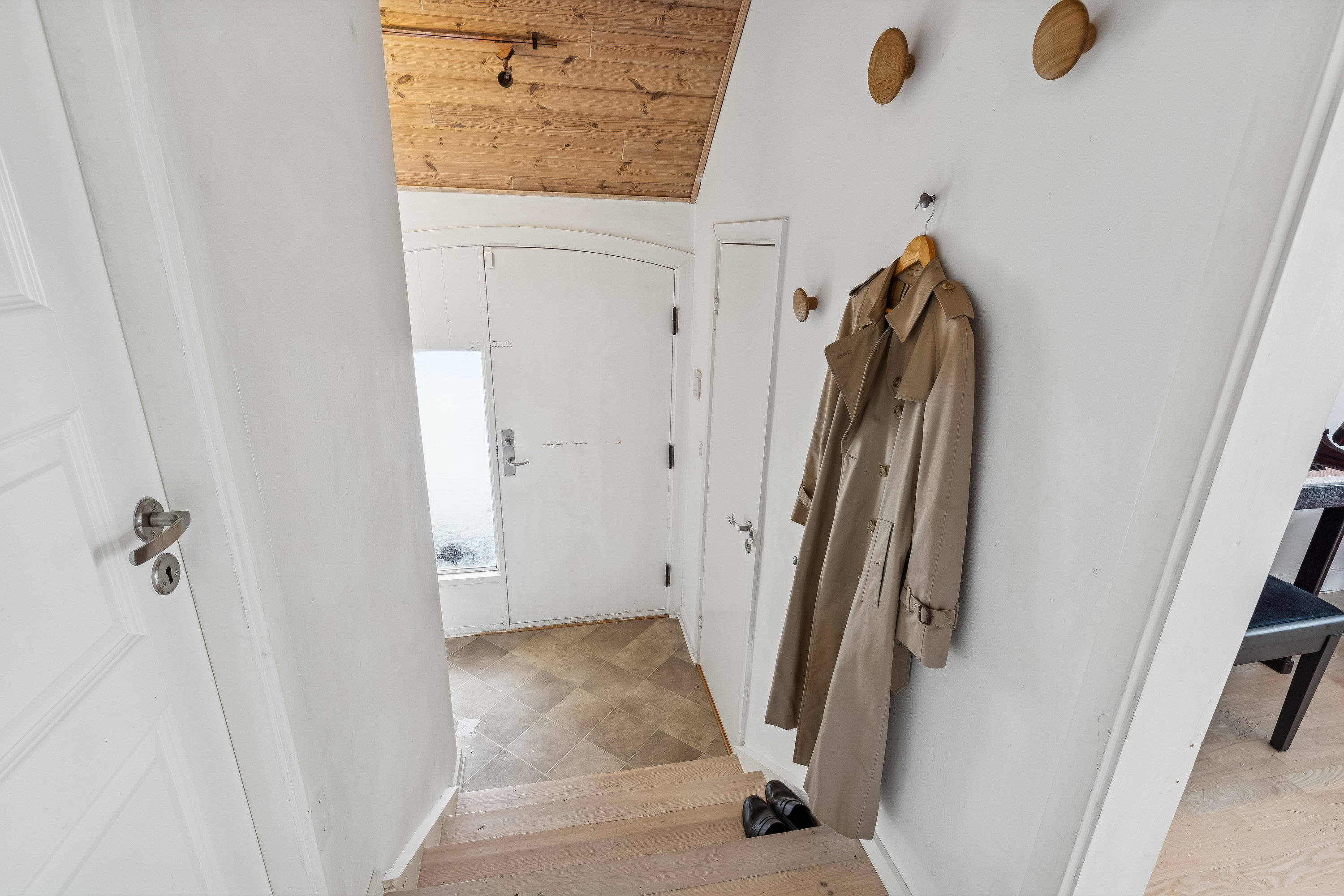 Fremhævet trappe billede i fuldskærmstilstand. Billede af Brorsonsvej 15, 2630 Taastrup