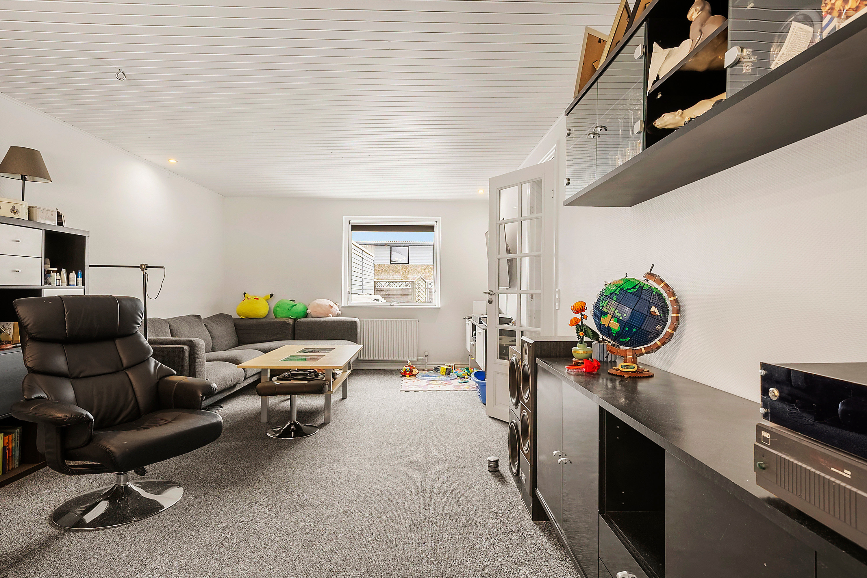 Fremhævet stue billede i fuldskærmstilstand. Billede af Duedalen 28, 5240 Odense NØ