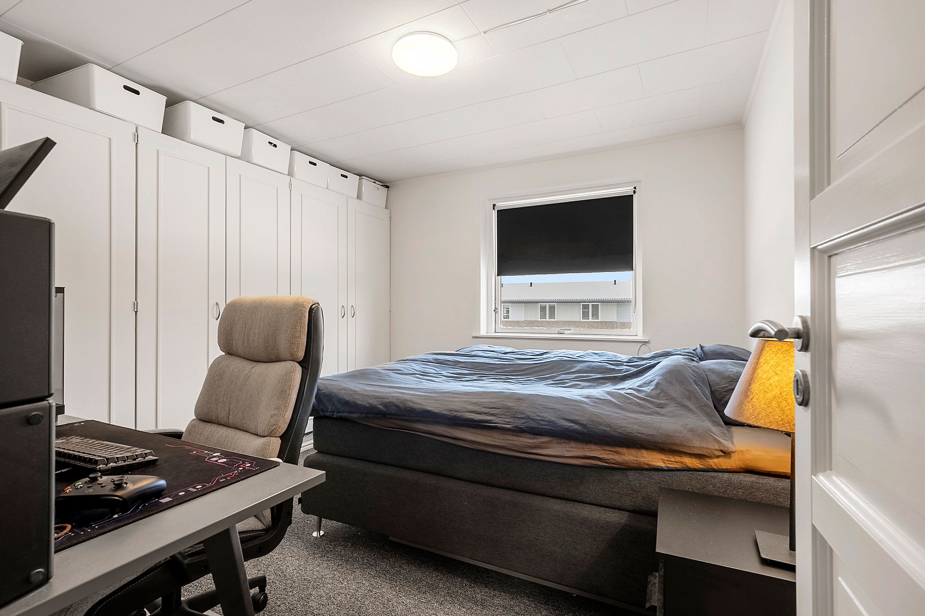 Fremhævet soveværelse billede i fuldskærmstilstand. Billede af Duedalen 28, 5240 Odense NØ