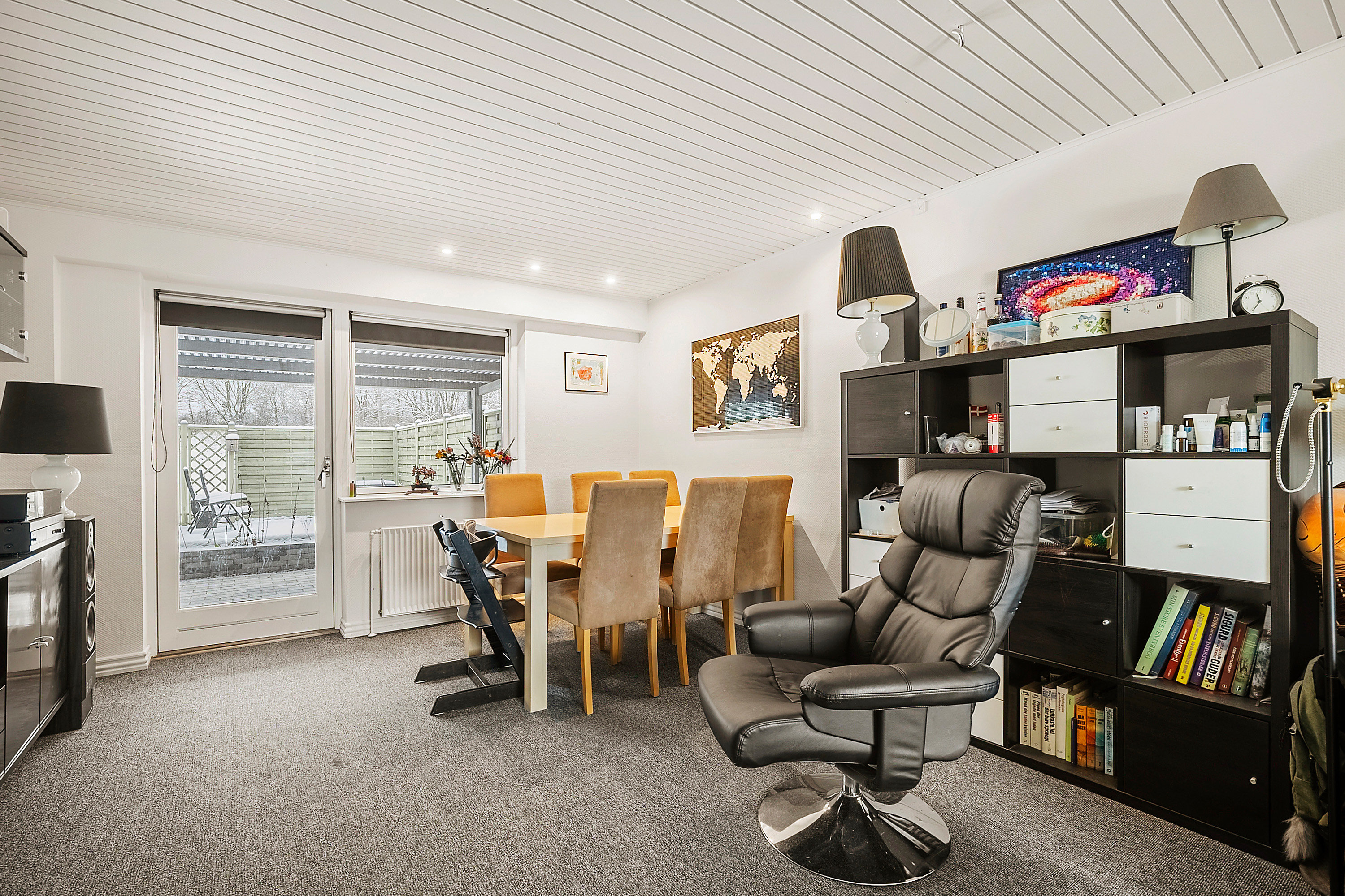 Fremhævet spisestue billede i fuldskærmstilstand. Billede af Duedalen 28, 5240 Odense NØ