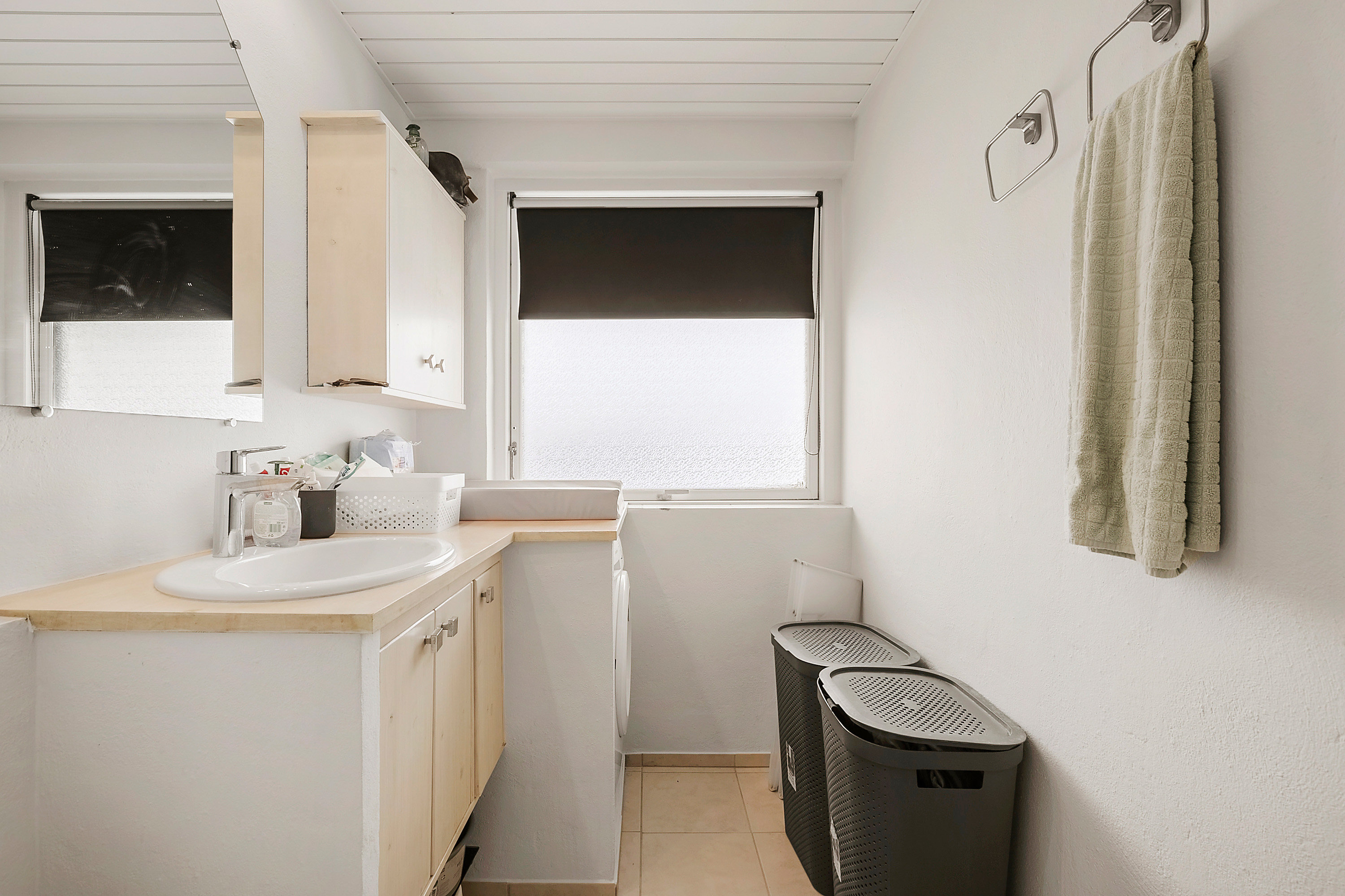 Fremhævet badeværelse billede i fuldskærmstilstand. Billede af Duedalen 28, 5240 Odense NØ