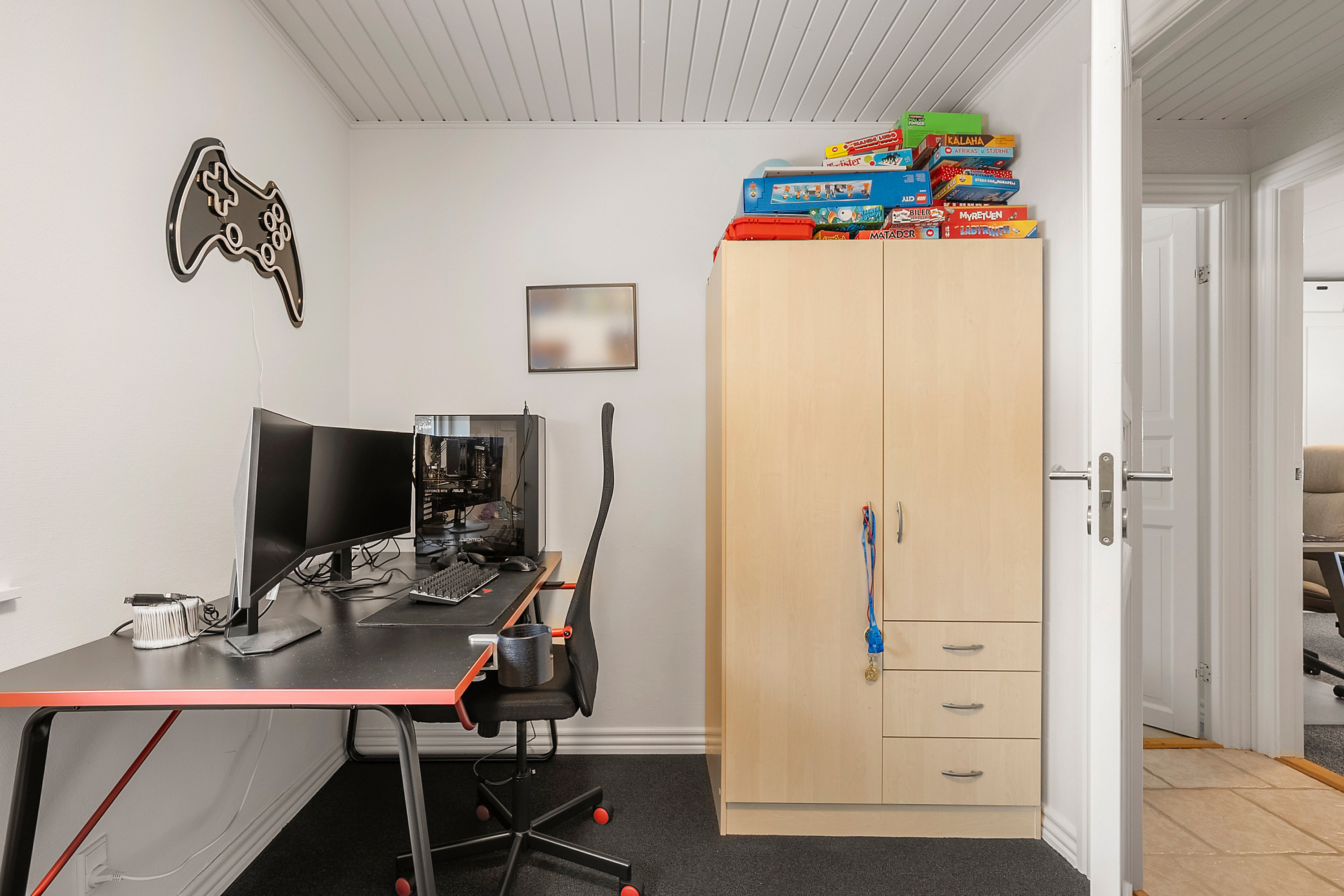 Fremhævet kontor billede i fuldskærmstilstand. Billede af Duedalen 28, 5240 Odense NØ