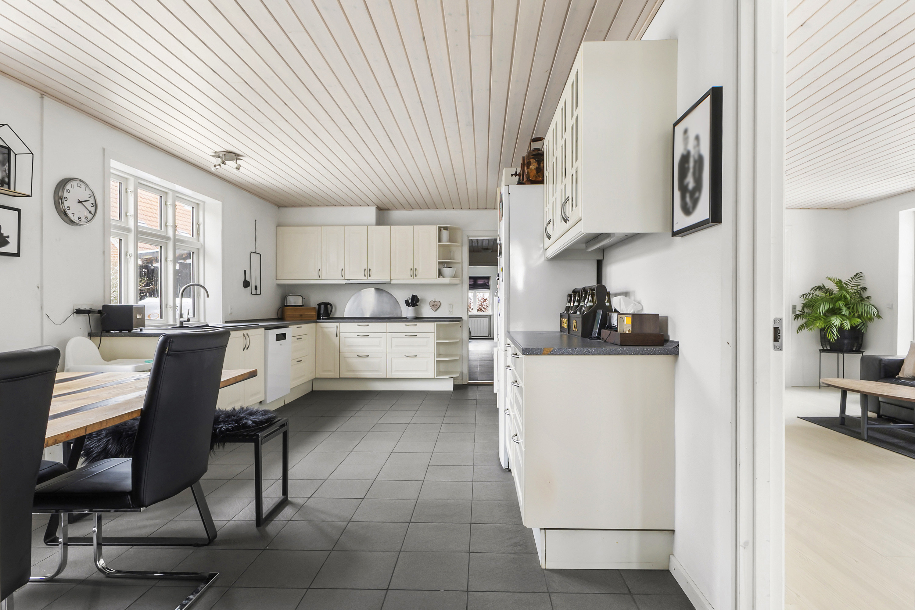 Fremhævet køkken billede i fuldskærmstilstand. Billede af Mejerivej 1, Hjerting, 6630 Rødding