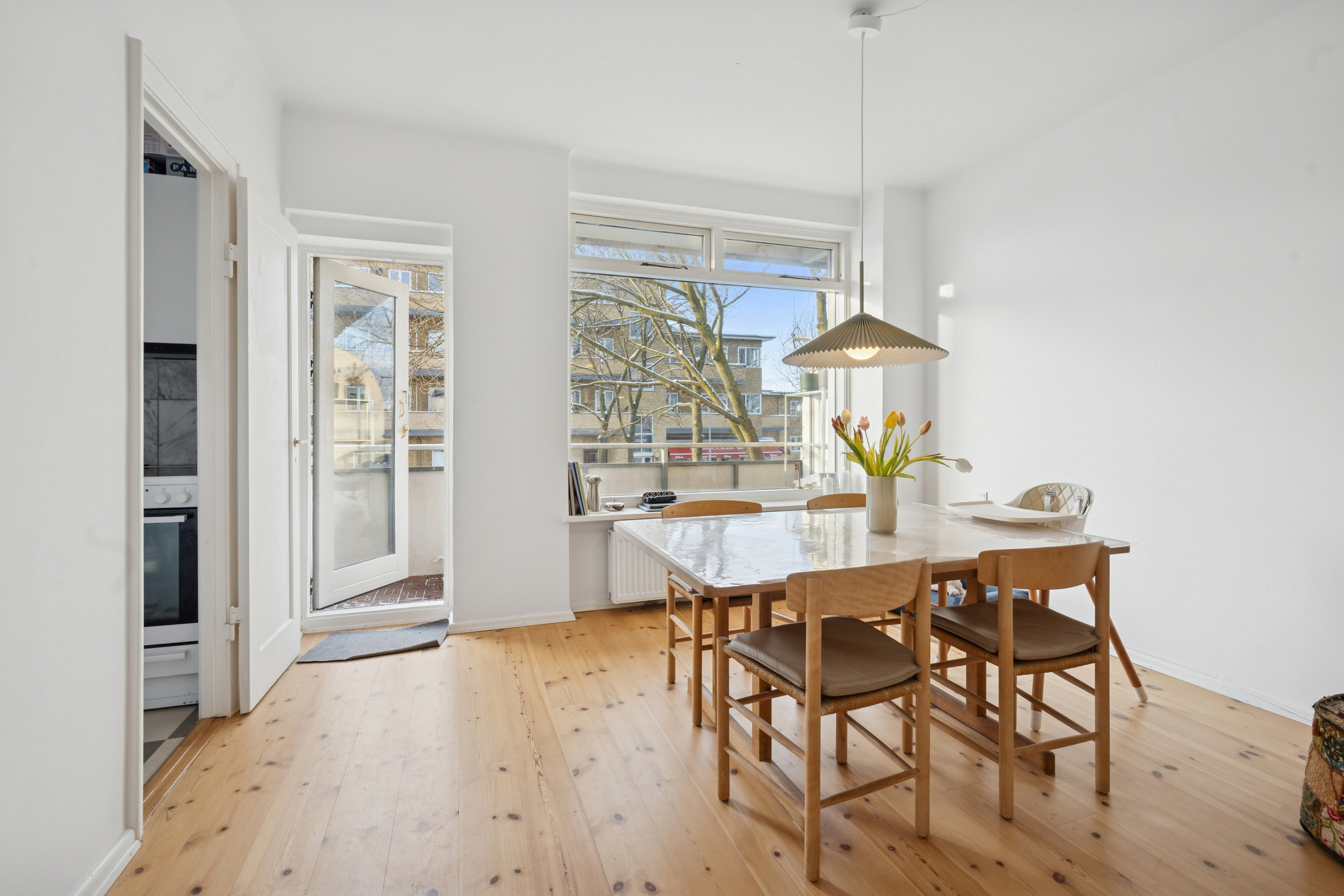 Fremhævet spisestue billede i fuldskærmstilstand. Billede af Ulrikkenborg Alle 39, 1. tv., 2800 Kongens Lyngby