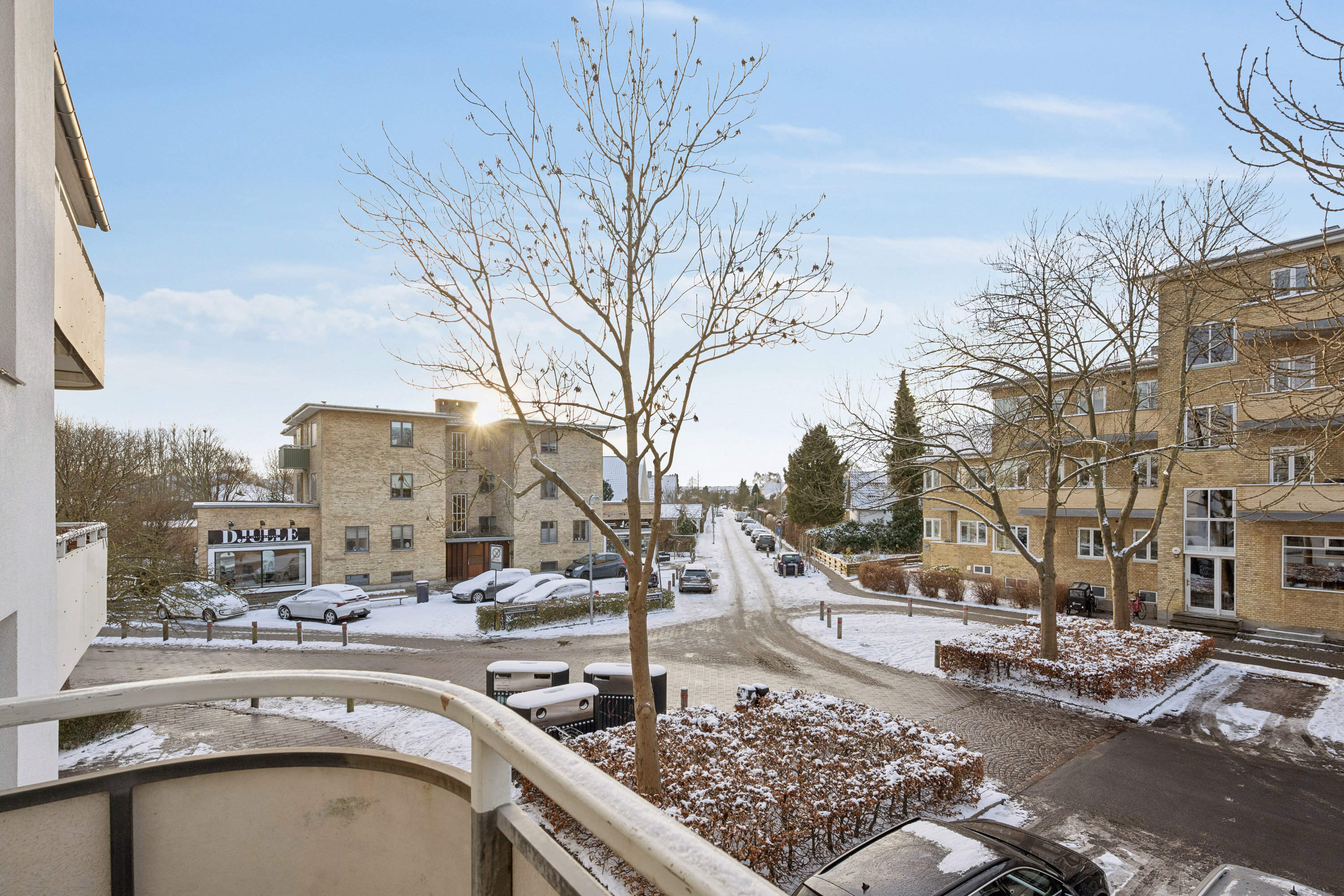 Fremhævet altan billede i fuldskærmstilstand. Billede af Ulrikkenborg Alle 39, 1. tv., 2800 Kongens Lyngby